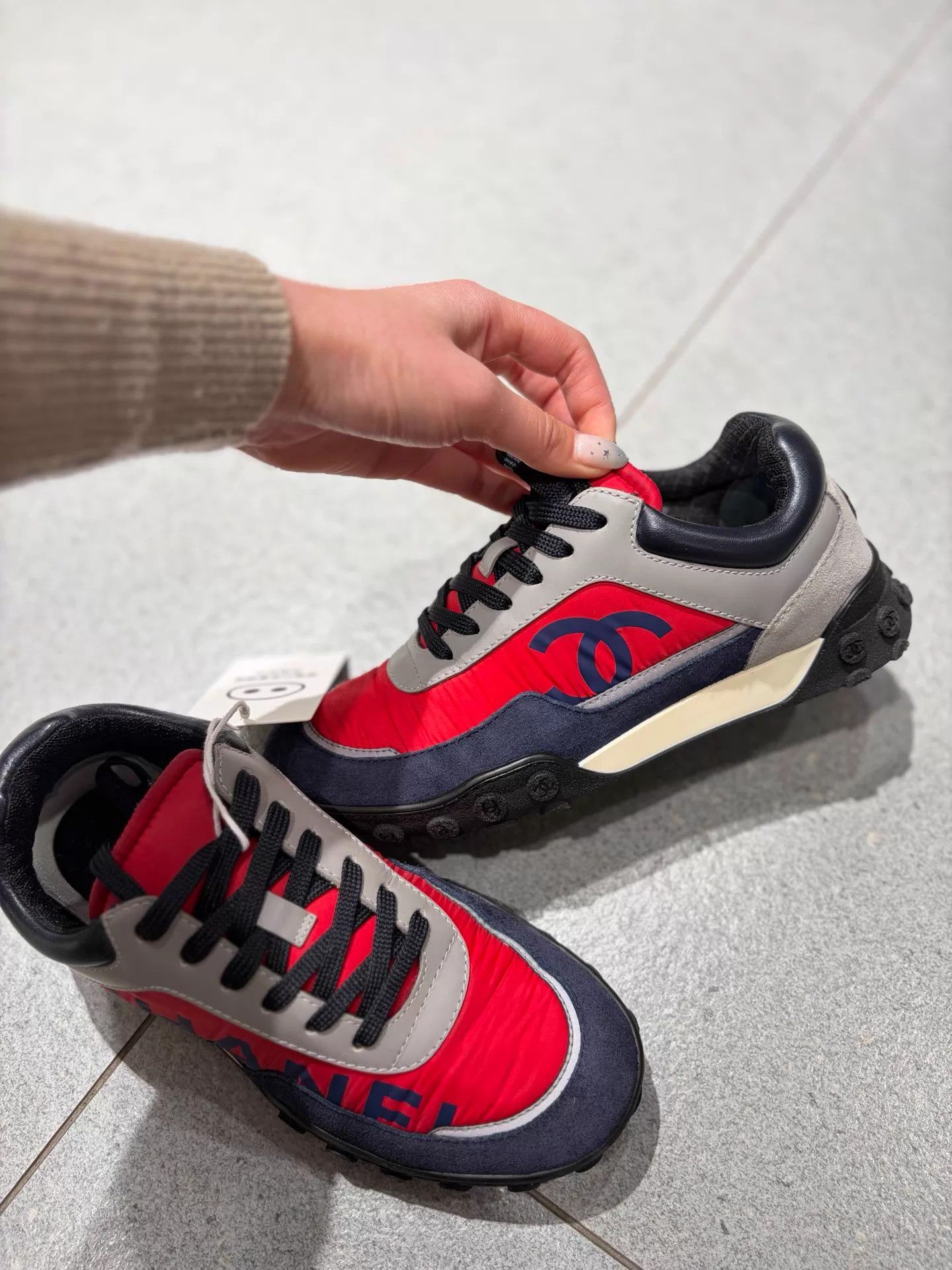 Chanel Chanel red navy colorblock logo sneakers 99 new 36 Size US 5.5 / IT 35.5 - 2 Thumbnail
