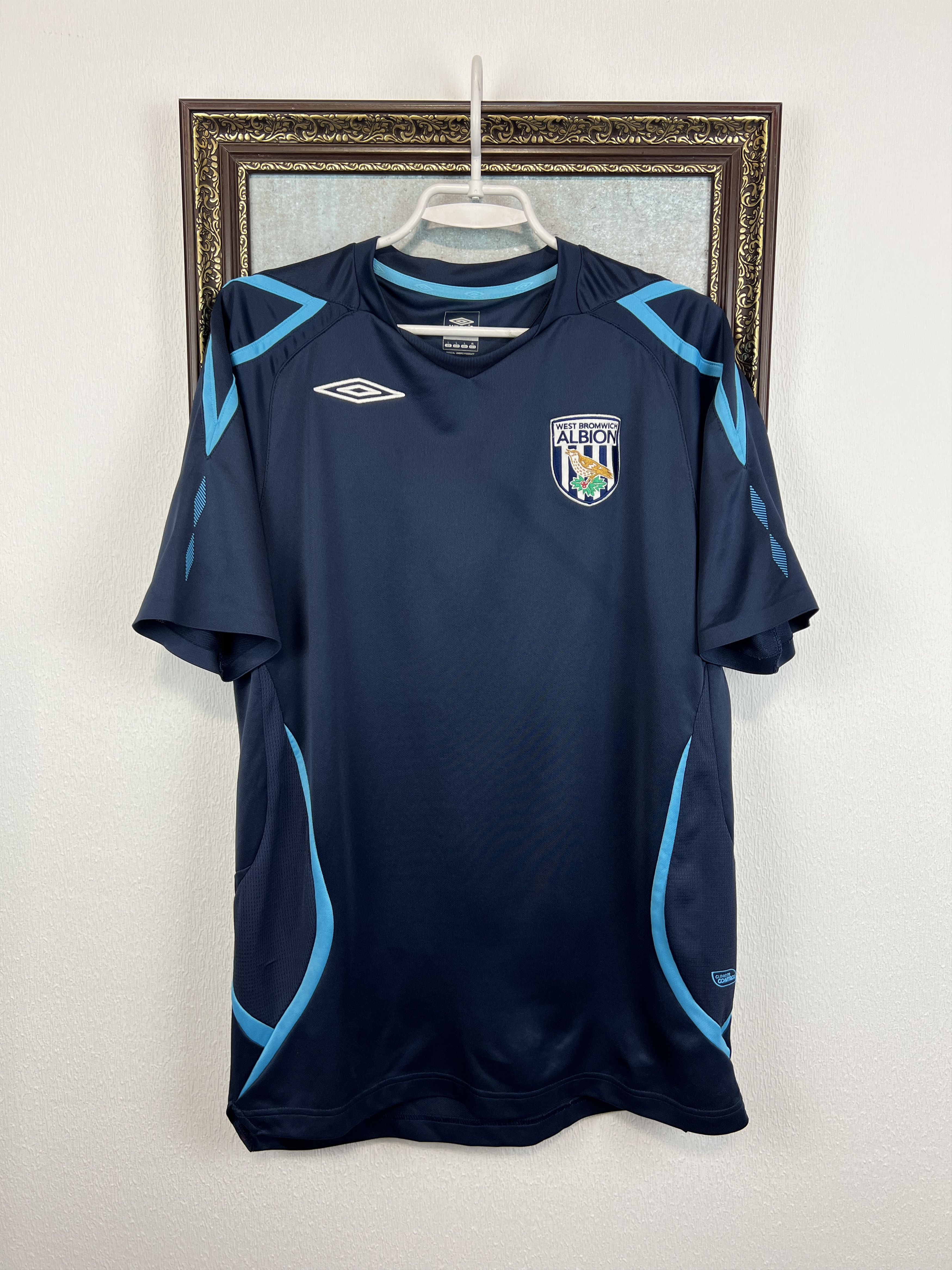 Umbro West Bromwich Albion Football Train Shirt Jersey Trikot Size US L / EU 52-54 / 3 - 1 Thumbnail