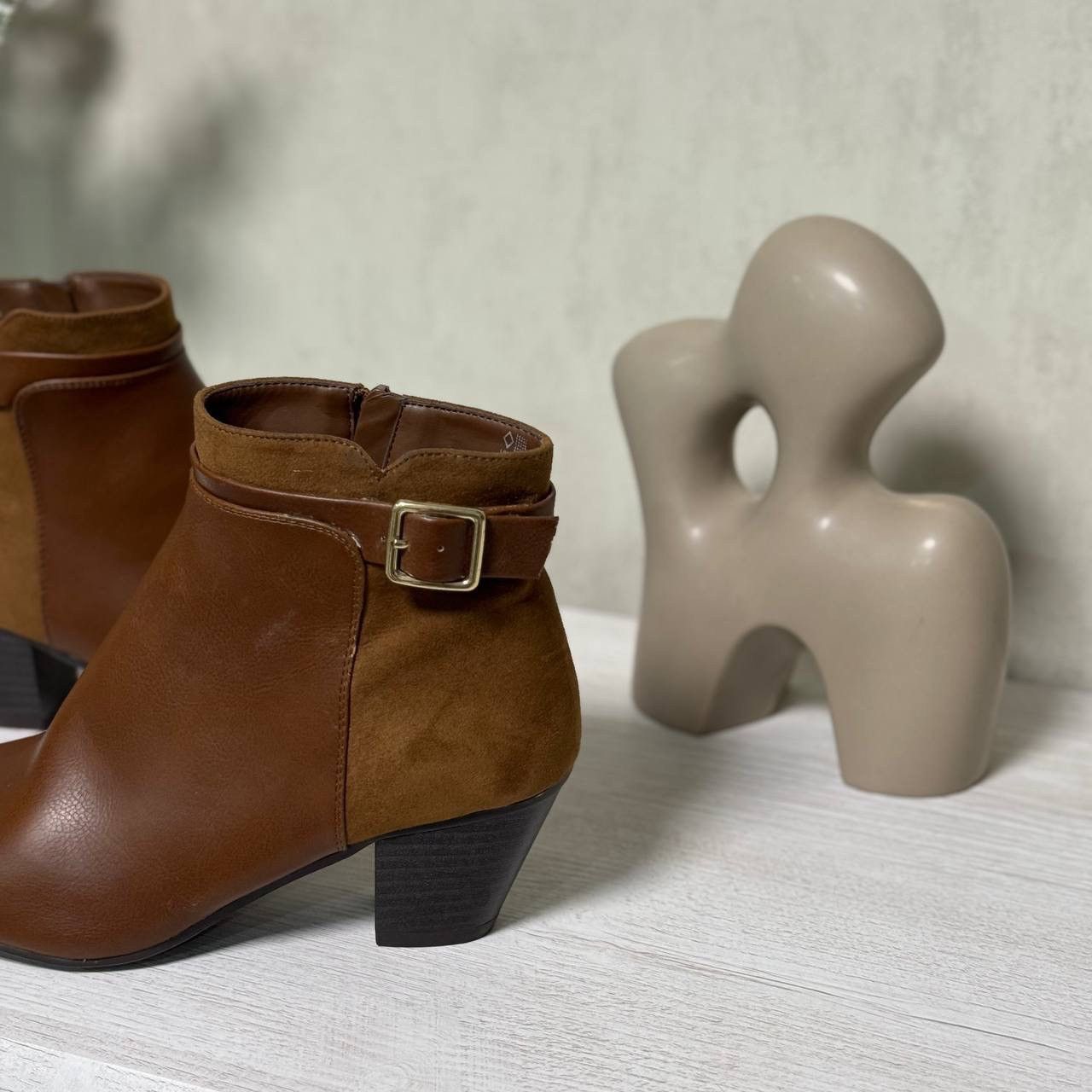 Sci-Fi Fantasy F&F brown suede boots with 6 cm heel, size 39 Size US 9 / IT 39 - 9 Thumbnail