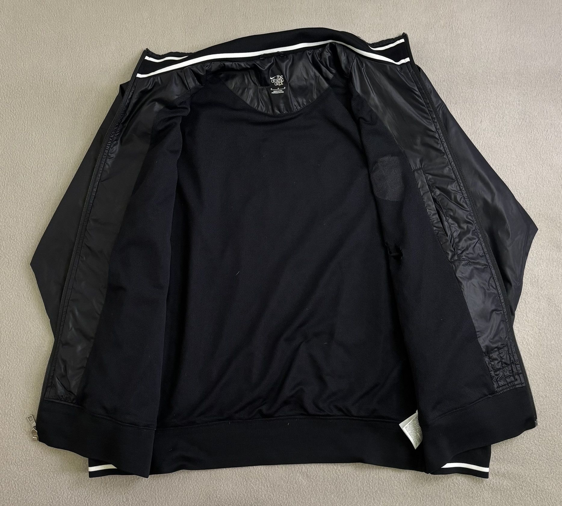 Nike Nike Black jacket size M Size US M / EU 48-50 / 2 - 13 Thumbnail
