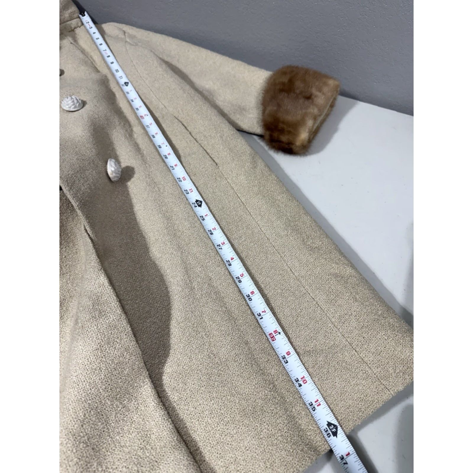 Vogue VINTAGE The Vogue Flint Beige Wool Blend Mink Fur Accent Button Up Coat M Womens Long Overcoat Size M / US 6-8 / IT 42-44 - 3 Thumbnail