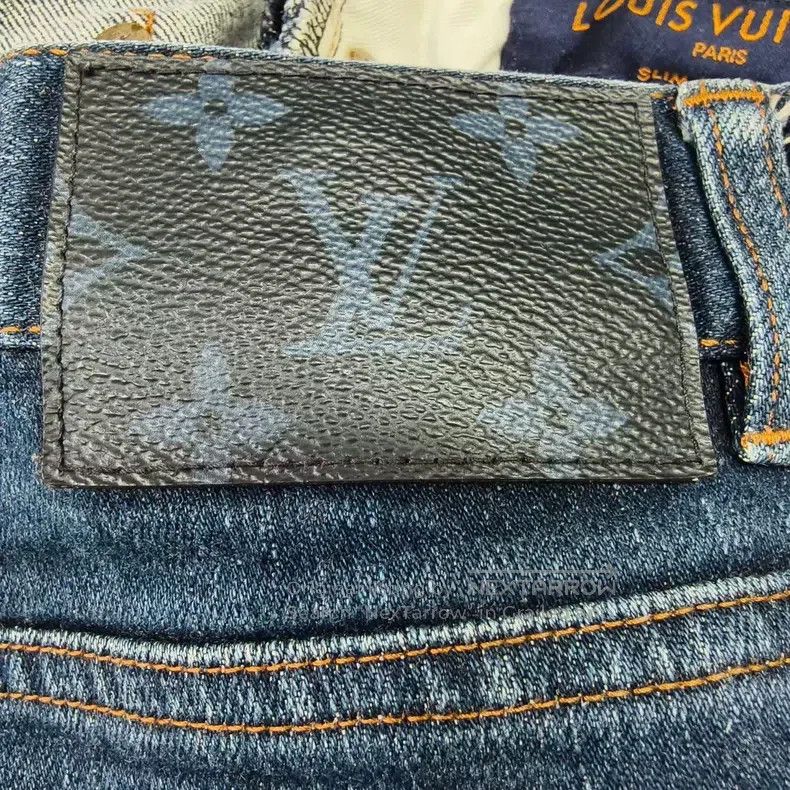 Louis Vuitton Louis Vuitton Leather logo jeans Size US 30 / EU 46 - 6 Thumbnail