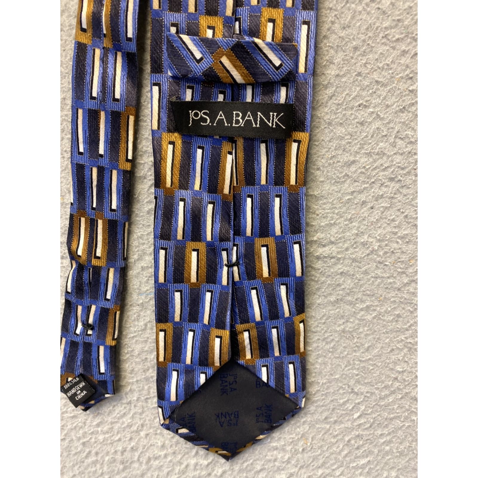 Jos. A. Bank Jos. A. Bank Collection Tie Pure Silk Long Blue Diamond Geometric Logo Preppy Designer Mens Tie Size ONE SIZE - 3 Thumbnail