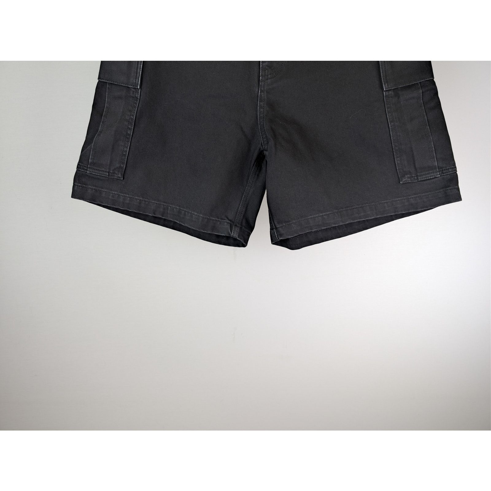 Vetements o1rshd1 Cargo Shorts in Black Size US 30 / EU 46 - 4 Thumbnail