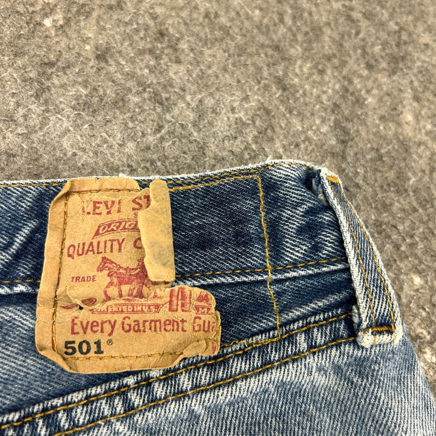 Levi's VINTAGE Levi's 501 Jeans Mens 36x30 Blue Straight Light Wash Distressed UK 90s Mens Size US 36 / EU 52 - 3 Thumbnail