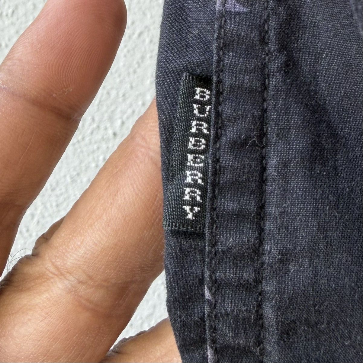 Burberry Burberry Black Label Fullprint Logo Button Up Size US L / EU 52-54 / 3 - 8 Thumbnail