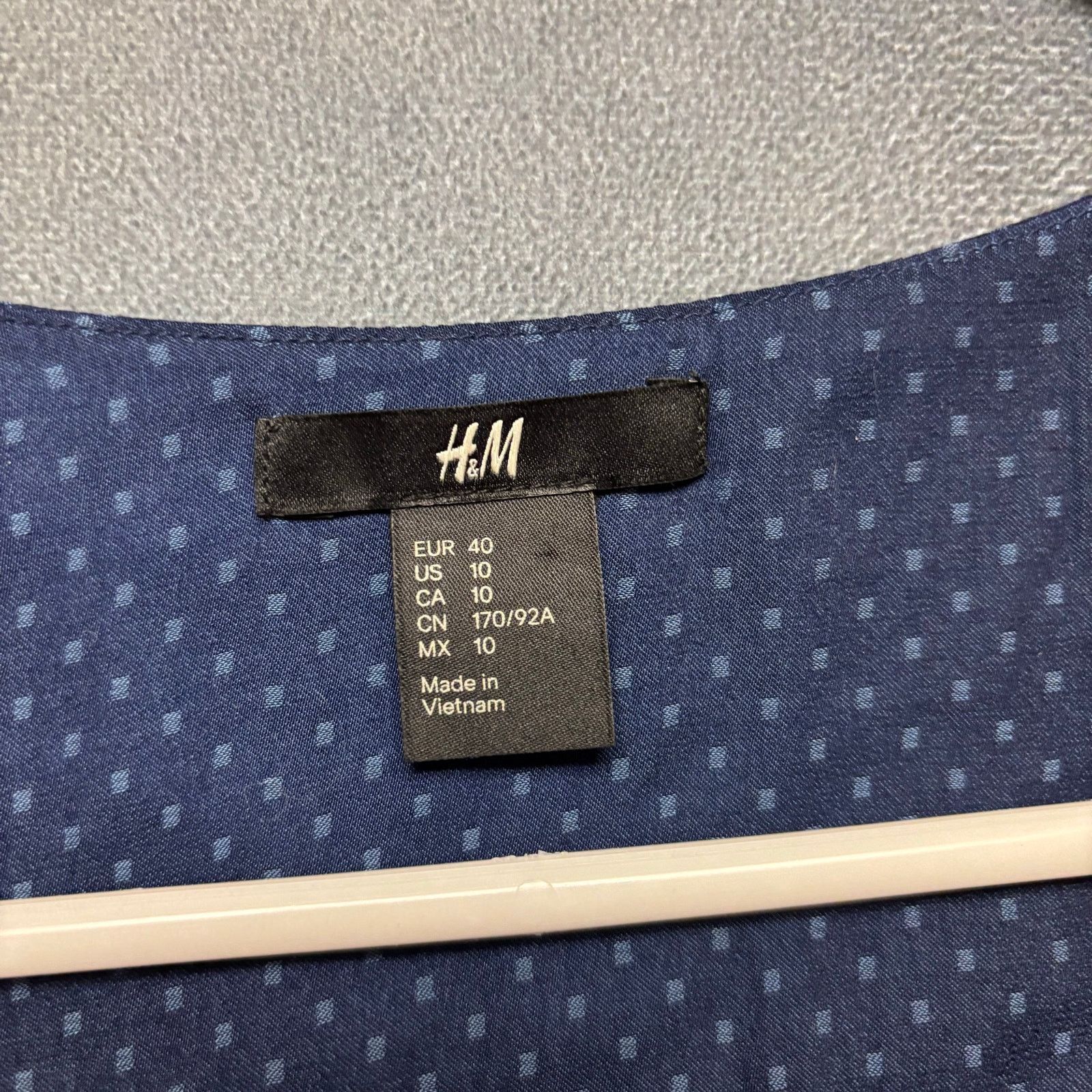 H&M H&M Navy Dotted Sheer Button Front Blouse Size 10 Blue Work Size L / US 10 / IT 46 - 3 Thumbnail