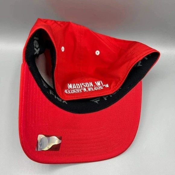 Other Wisconsin Badgers M-L Embroidered Fanatics Stretch Fitted Size ONE SIZE - 3 Thumbnail