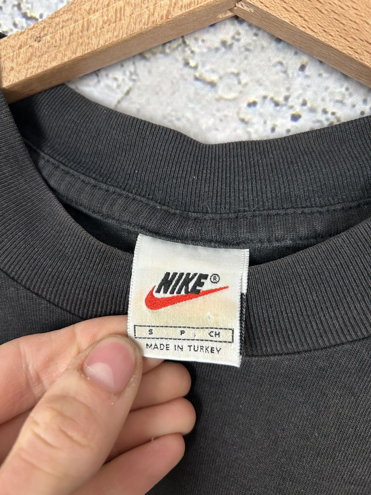 Nike Vintage Nike Swoosh Tee 90s Streetwear Sport Hype Size US S / EU 44-46 / 1 - 4 Thumbnail