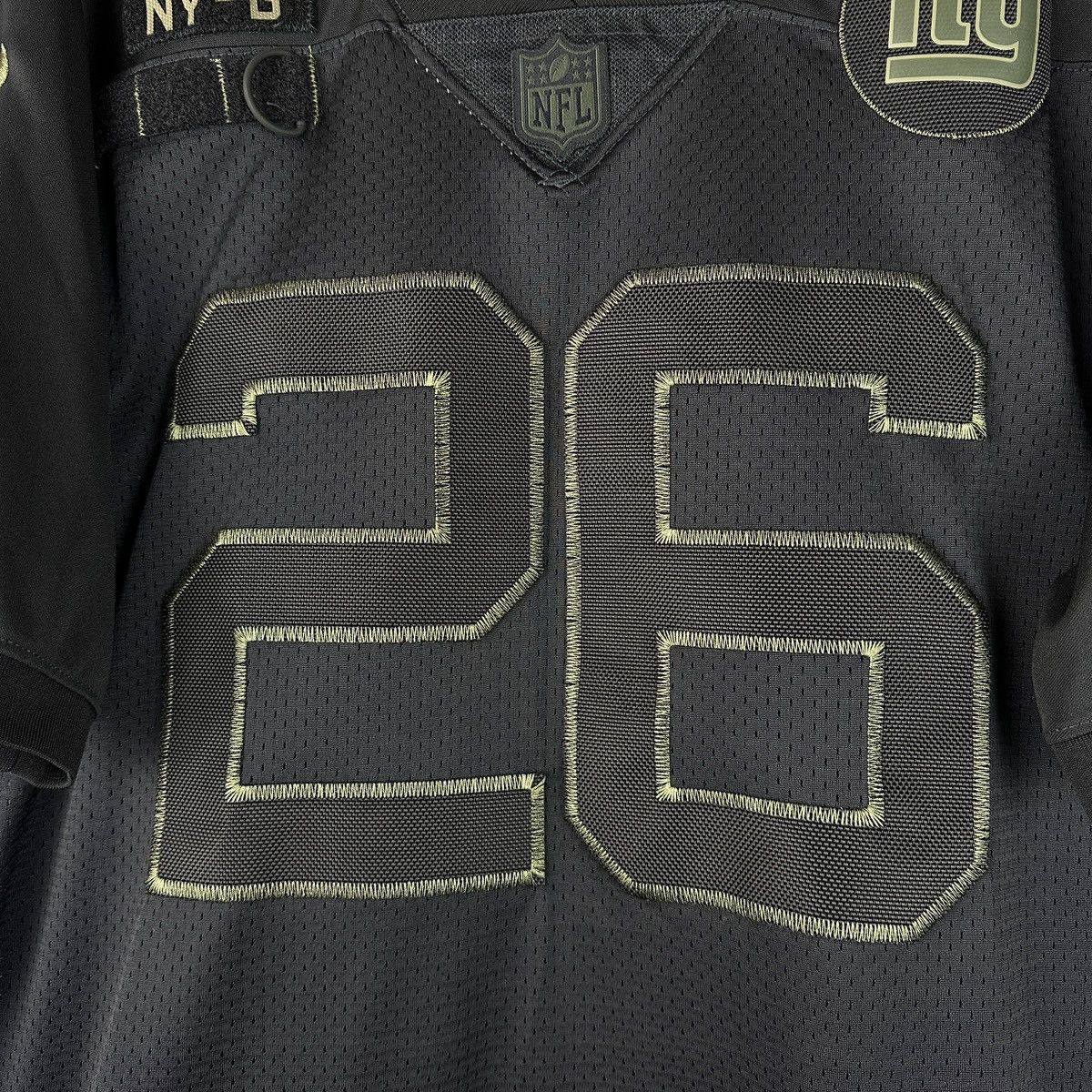 Nike Salute to Service New York Giants Jersey Saquon Barkley Size US L / EU 52-54 / 3 - 7 Thumbnail