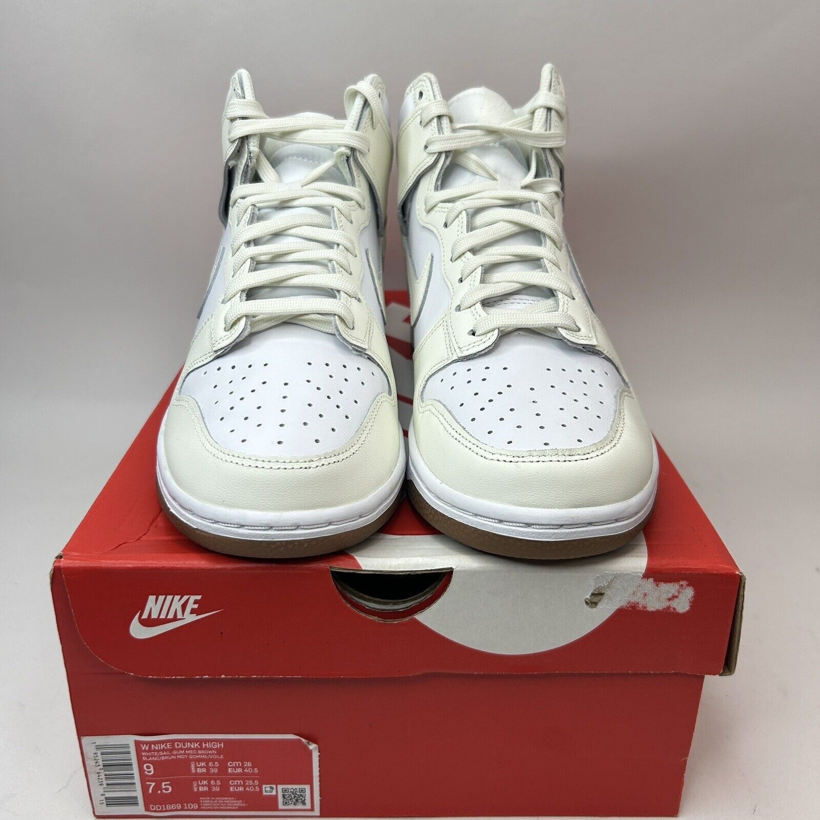 Nike Nike Dunk High WMNS “Sail Gum White” 2023 Size US 9 / IT 39 - 2 Thumbnail