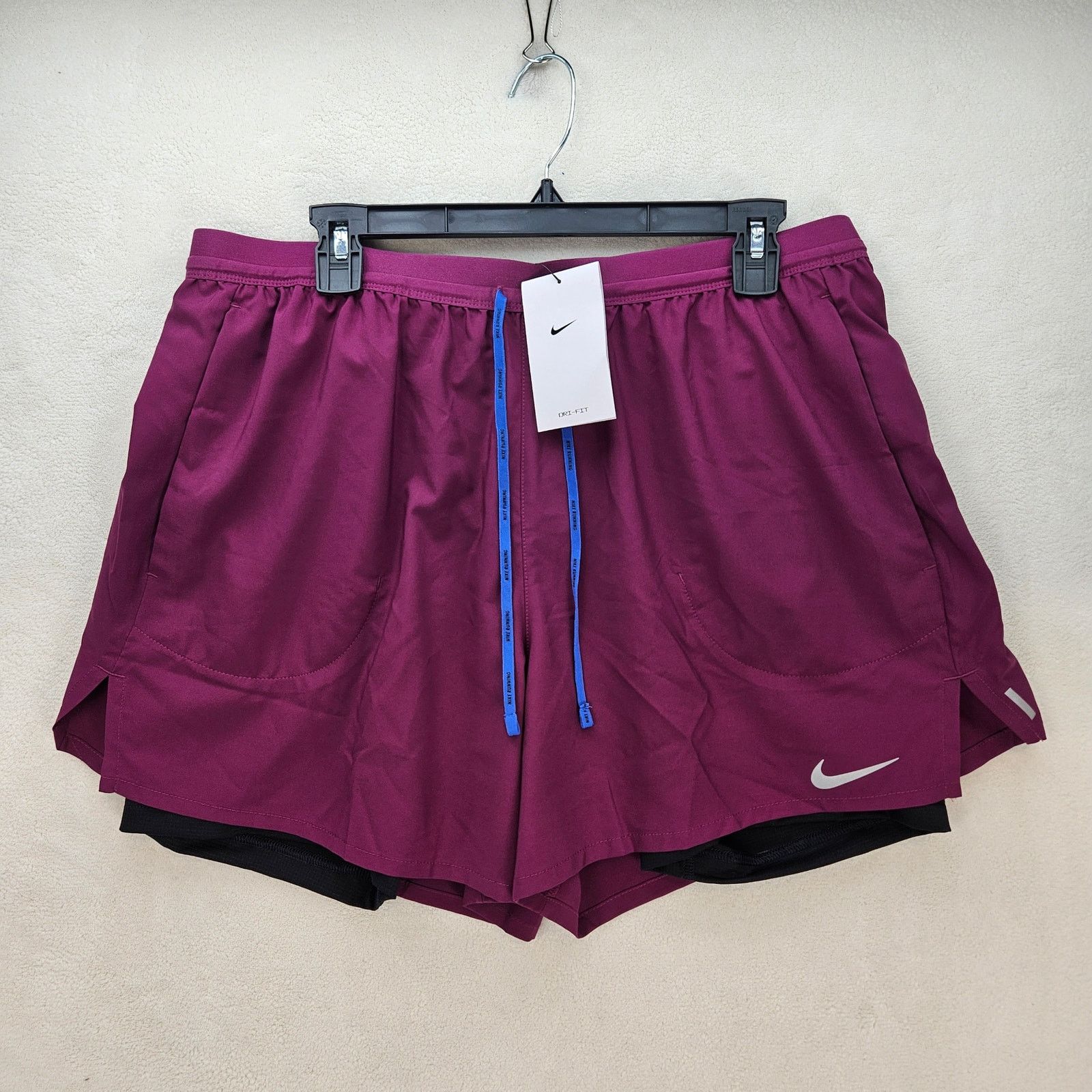 Nike NIKE MEN'S XXL SANGRIA BLACK FLEX STRIDE 2 IN 1 5INCH SHORTS Size US 33 - 1 Thumbnail