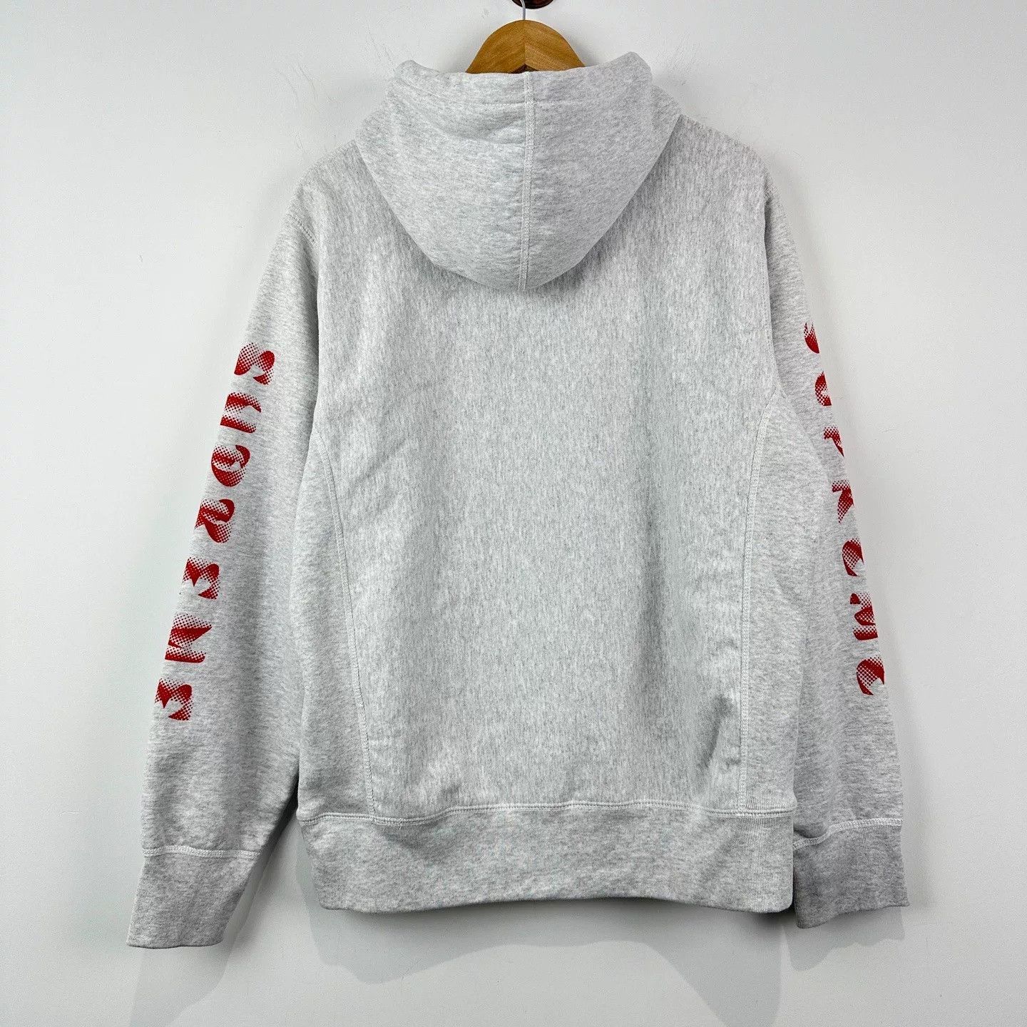 Supreme Supreme Logo Hoodie M Size Size US XXS / EU 40 - 2 Thumbnail