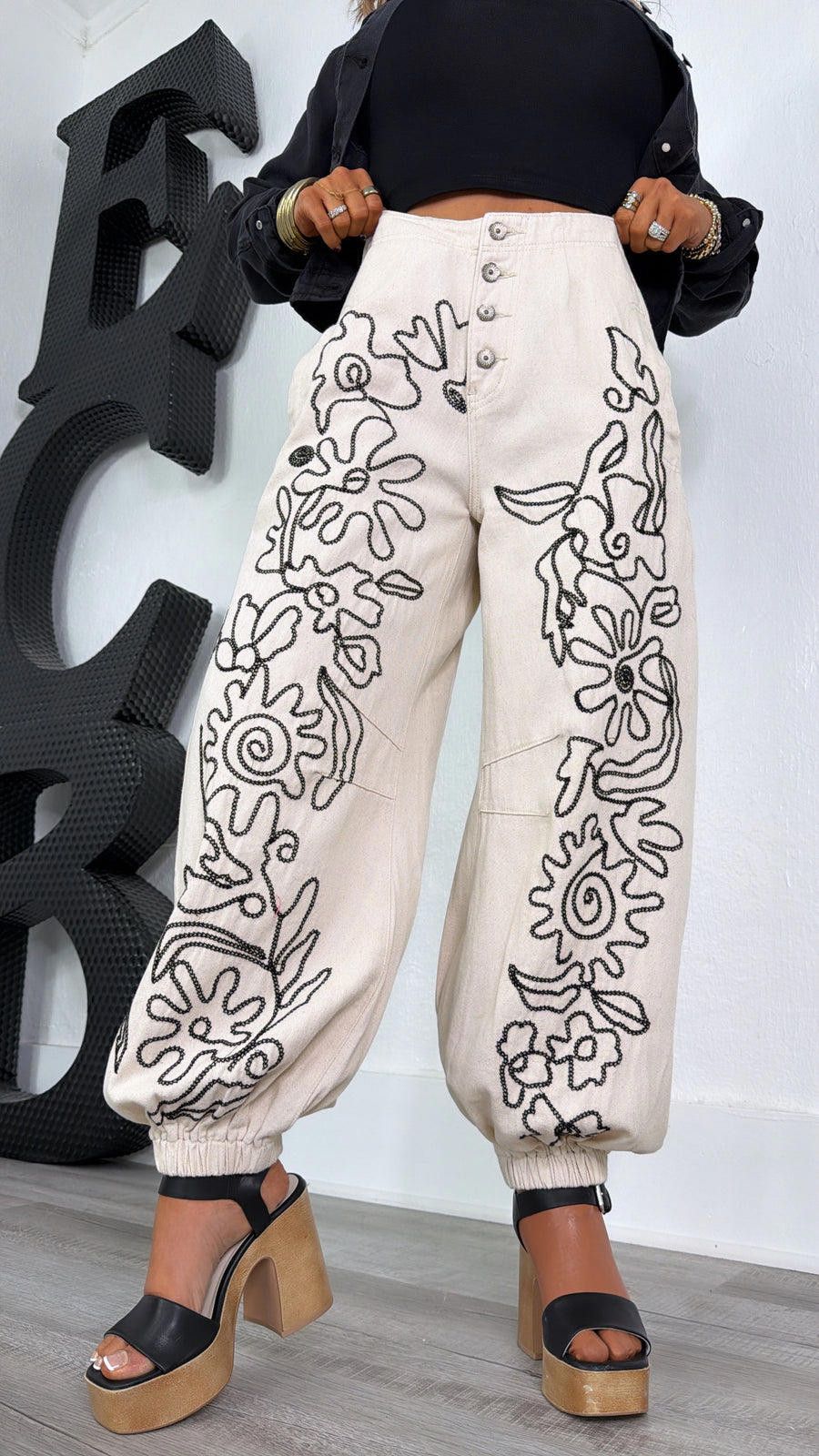 Other Floral Embroidered Pattern Solid Twill Jogger Pants by POL Size 28" / US 6 / IT 42 - 2 Thumbnail