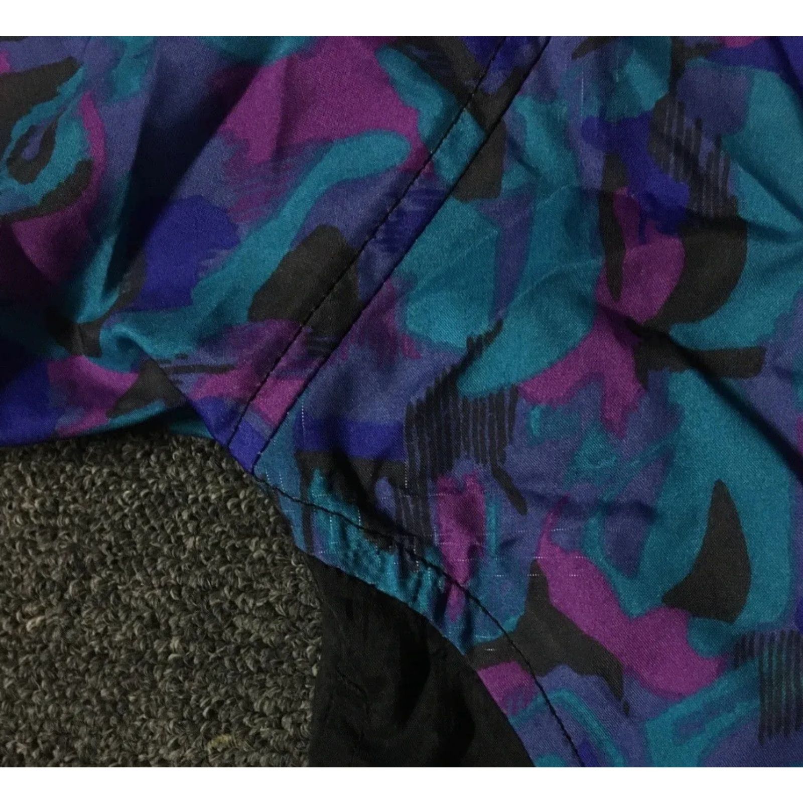 Reebok VINTAGE Reebok Abstract Art AOP Bomber Jacket Shirt Women M Blue 90s Hip Hop Vaporwave Art 80s USA USA Size M / US 6-8 / IT 42-44 - 4 Thumbnail