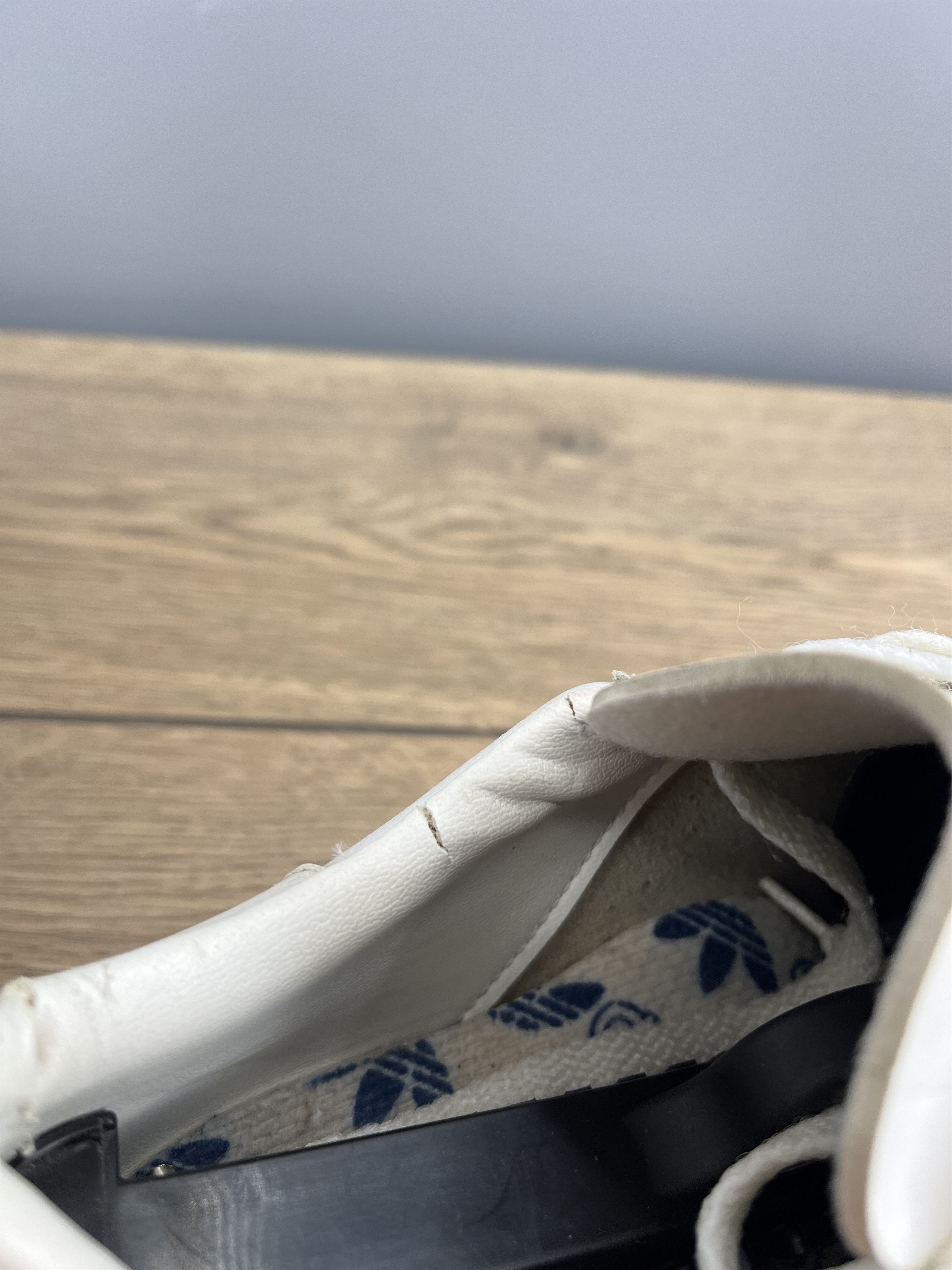Adidas Vintage adidas Originals Made in Italy White/Blue Leather Size US 7 / EU 40 - 10 Thumbnail