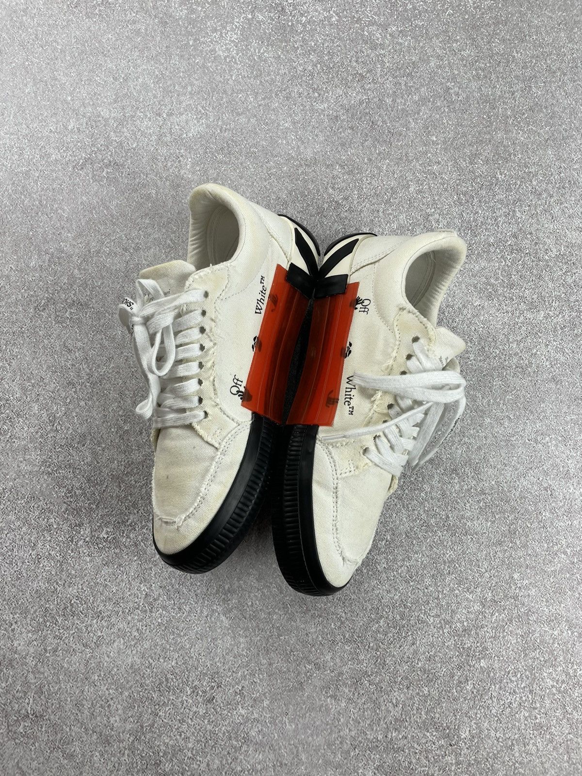 Off-White Off White Low Vulkanized Canvas Sneakers Size US 8 / EU 41 - 7 Thumbnail