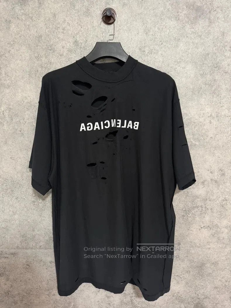 Balenciaga 24SS Reverse Embroidered Ripped Tee.