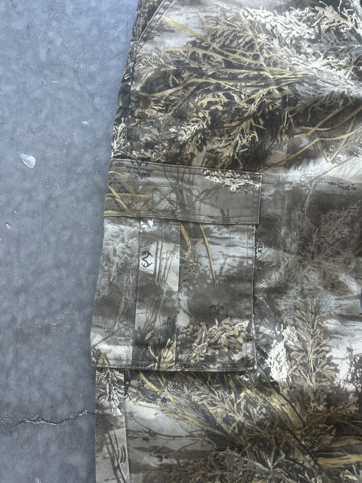 Japanese Brand × Mossy Oaks × Vintage Vintage Y2K Mossy Oak Camo Cargo Pants Baggy Fit Size US 36 / EU 52 - 2 Thumbnail