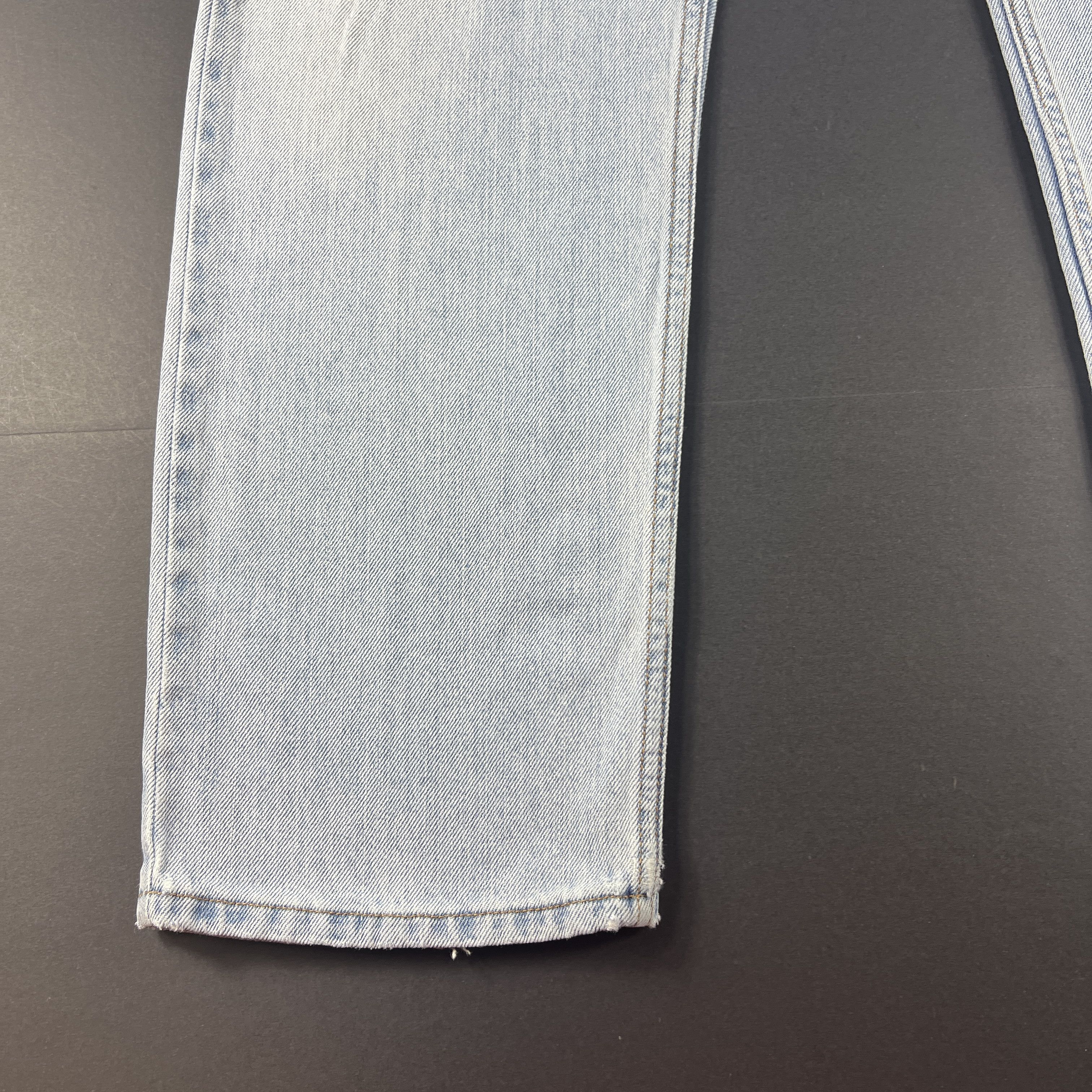 Levi's Y2K Levi's Jeans 505 Straight Light Blue Distressed Denim Size US 35 - 8 Thumbnail