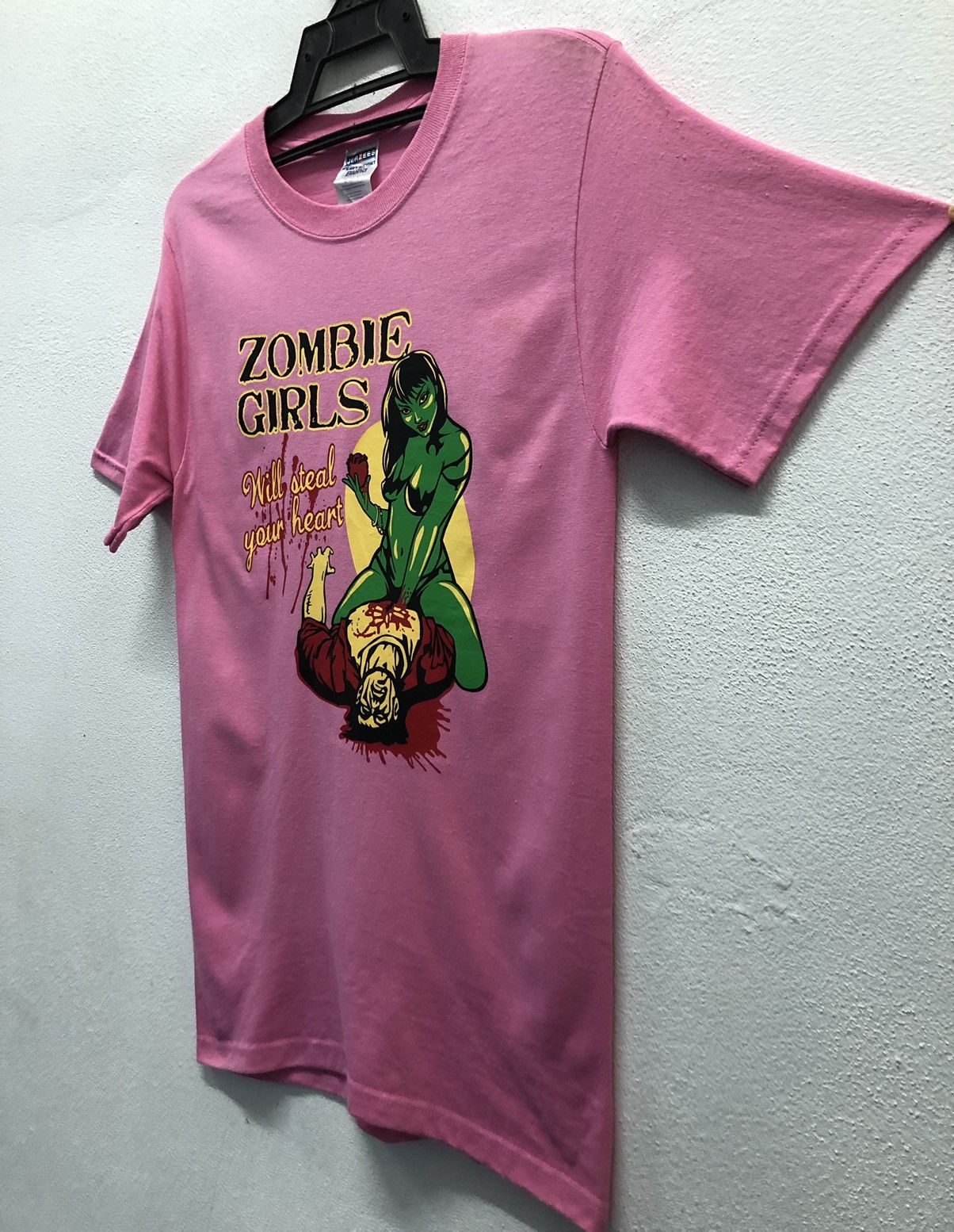 Jerzees Vintage Jerzees Zombie Girls Will Steal Your Heart T-Shirt Size US S / EU 44-46 / 1 - 5 Thumbnail