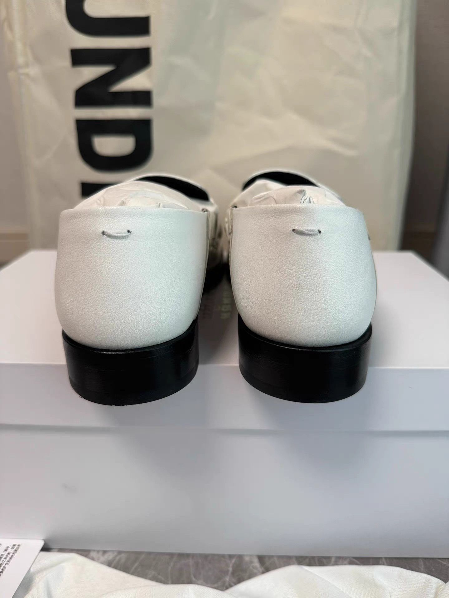 Maison Margiela Maison Margiela White Calfskin Leather Loafers K6 Size US 6.5 / IT 36.5 - 4 Thumbnail