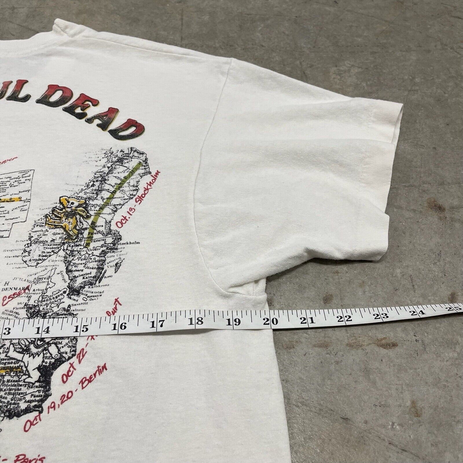 Band Tees × Grateful Dead × Vintage Vintage 1990 Grateful Dead World Tour Clown Graphic T-shirt Size US M / EU 48-50 / 2 - 9 Thumbnail