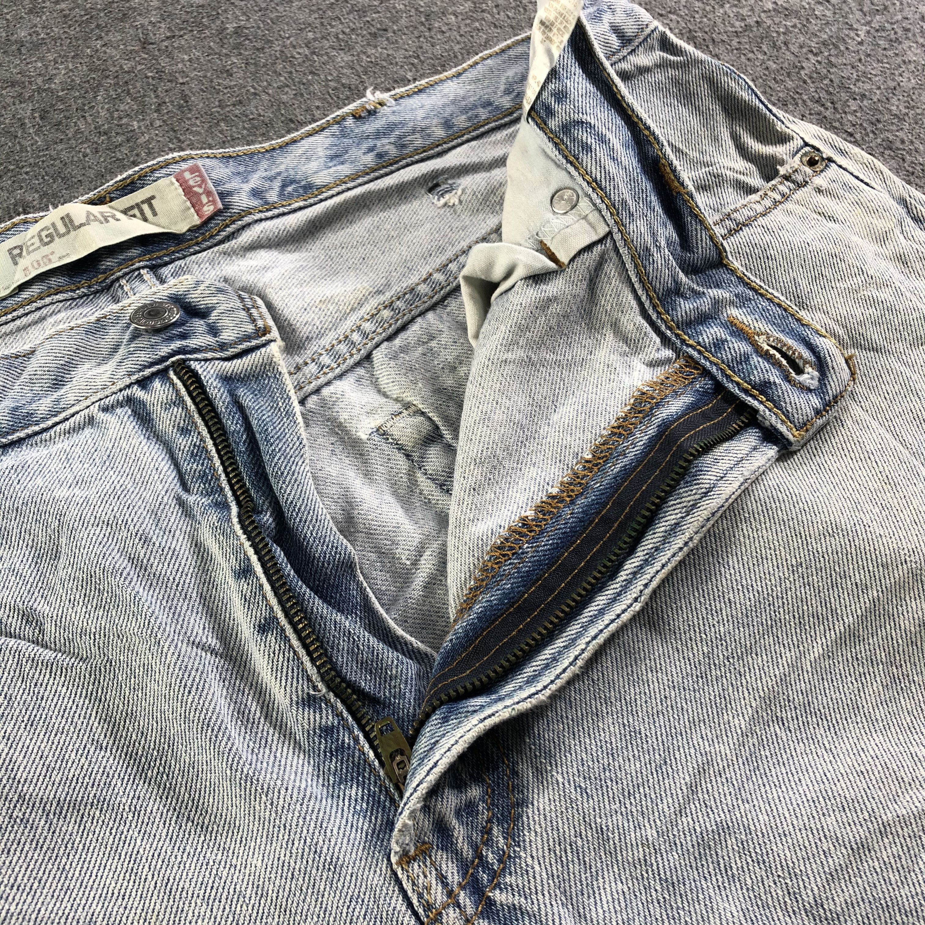 Levi's Vintage Light Wash Levis 505 Jeans-J3317 Size US 39 - 8 Thumbnail