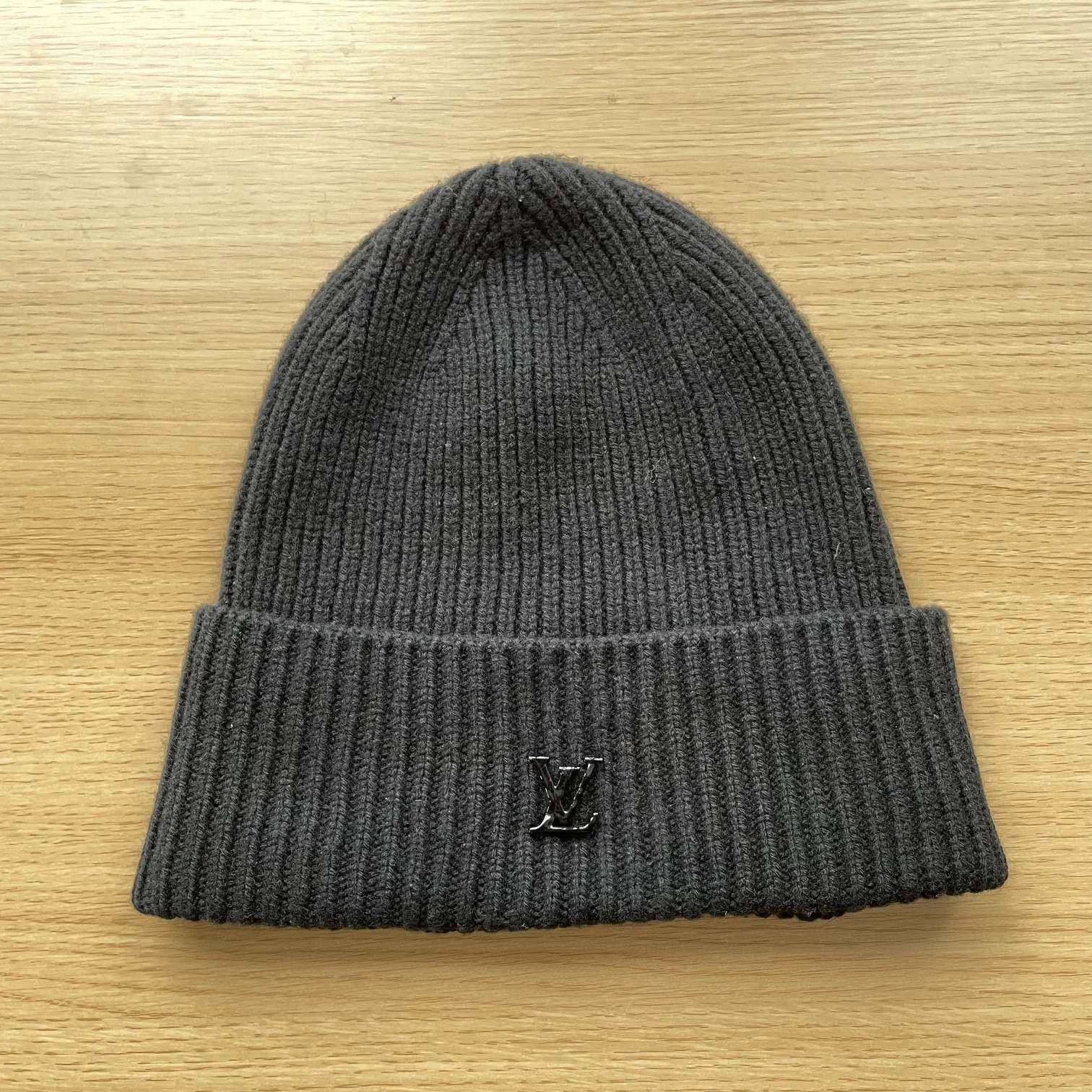 Louis Vuitton LV knit cashmere black hat 98% new 50cm Size ONE SIZE - 1 Thumbnail