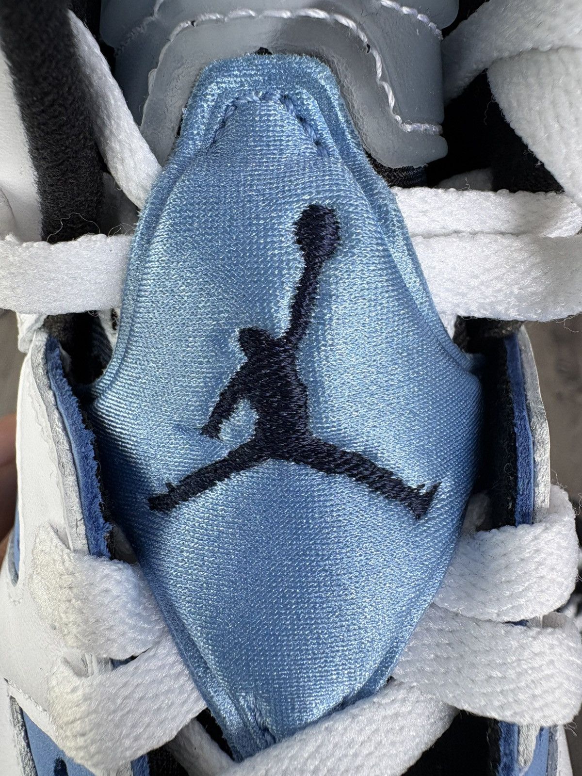 Jordan Brand Air Jordan 6 “UNC White” (GS) **PRE-OWNED** Size US 6 / EU 39 - 6 Thumbnail