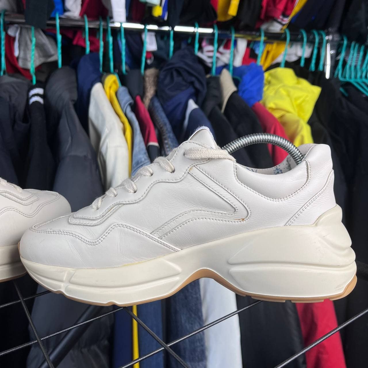 Gucci Gucci Rhyton White/Red/Blue Stripe Ivory Sneakers Size 36 Size US 6 / IT 36 - 10 Thumbnail
