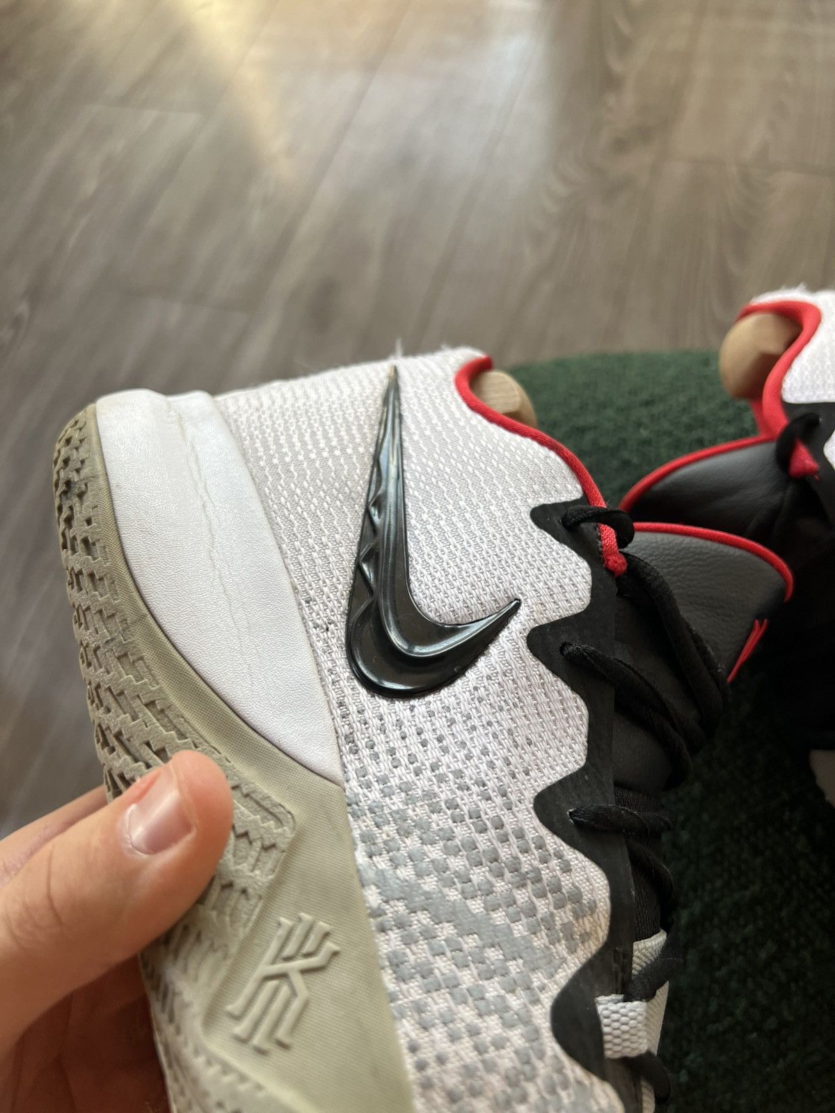 Nike Nike Kyrie Flytrap White/ Black/ Red Pro Basketball Sneakers Size US 10 / EU 43 - 14 Thumbnail