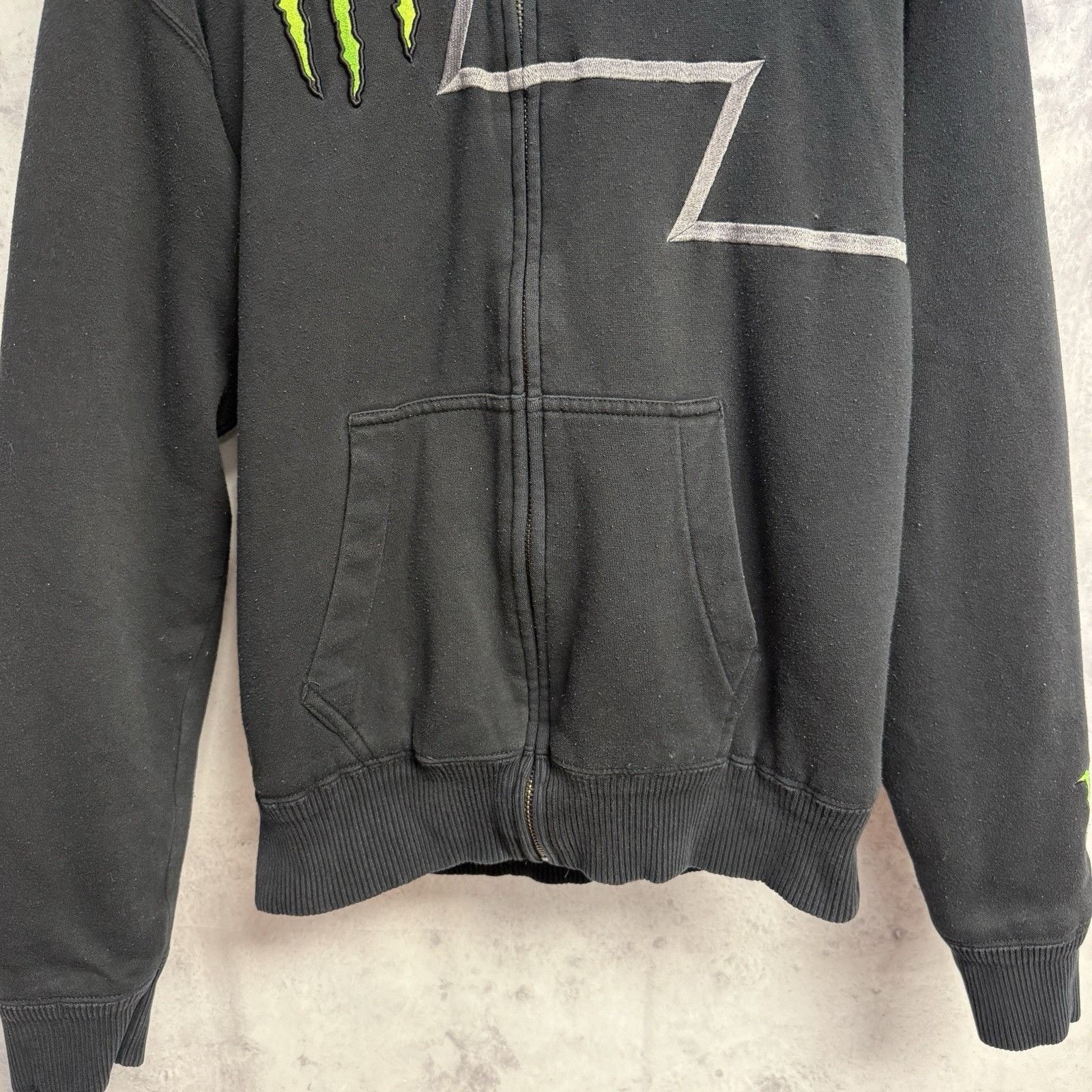 Vintage Vintage Monster Energy Ricky Carmichael #4 Hoodie Sweatshirt Size US M / EU 48-50 / 2 - 4 Thumbnail