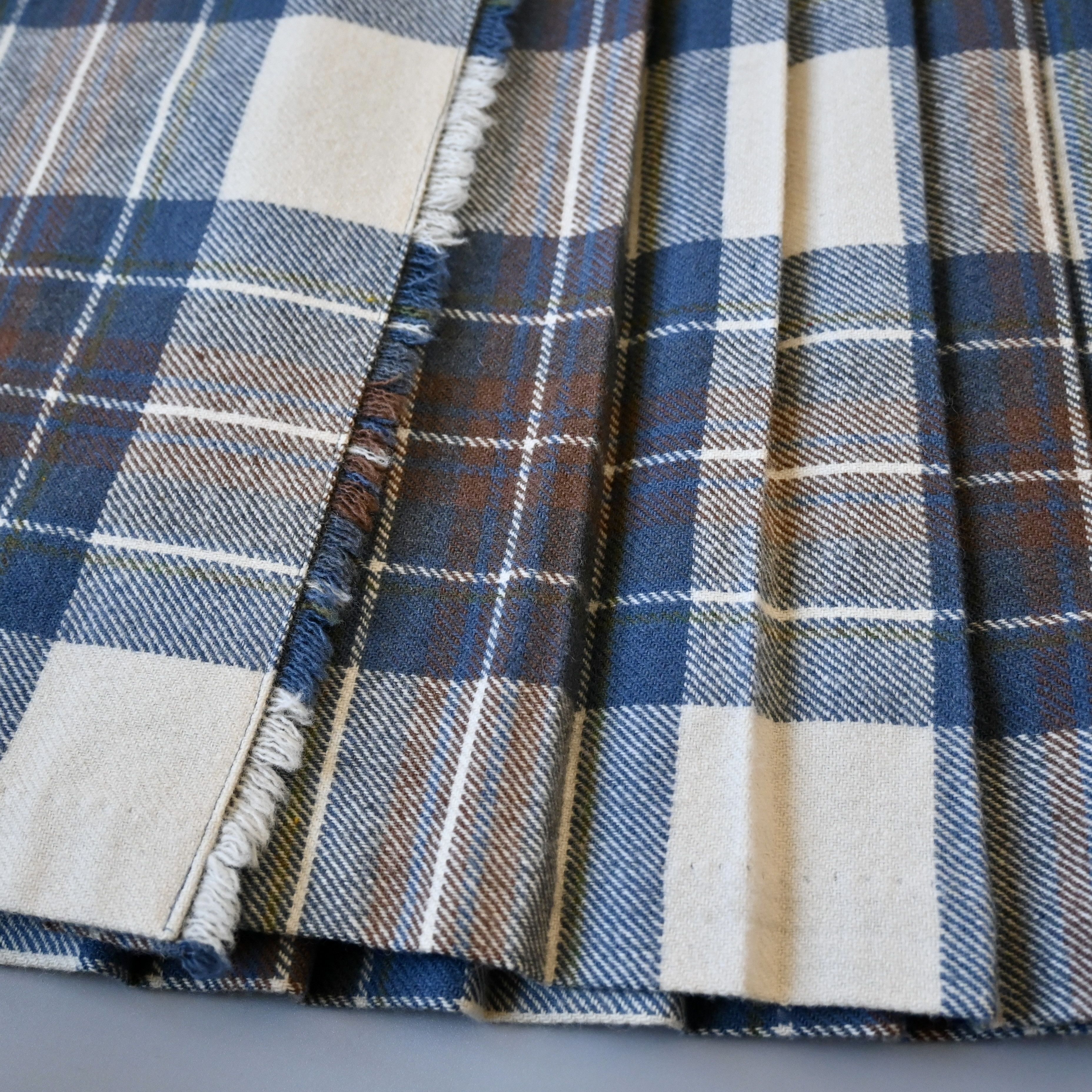 Vintage VTG 1990s James Dalgliesh tartan kilt skirt, made in England Size 30" / US 8 / IT 44 - 7 Thumbnail