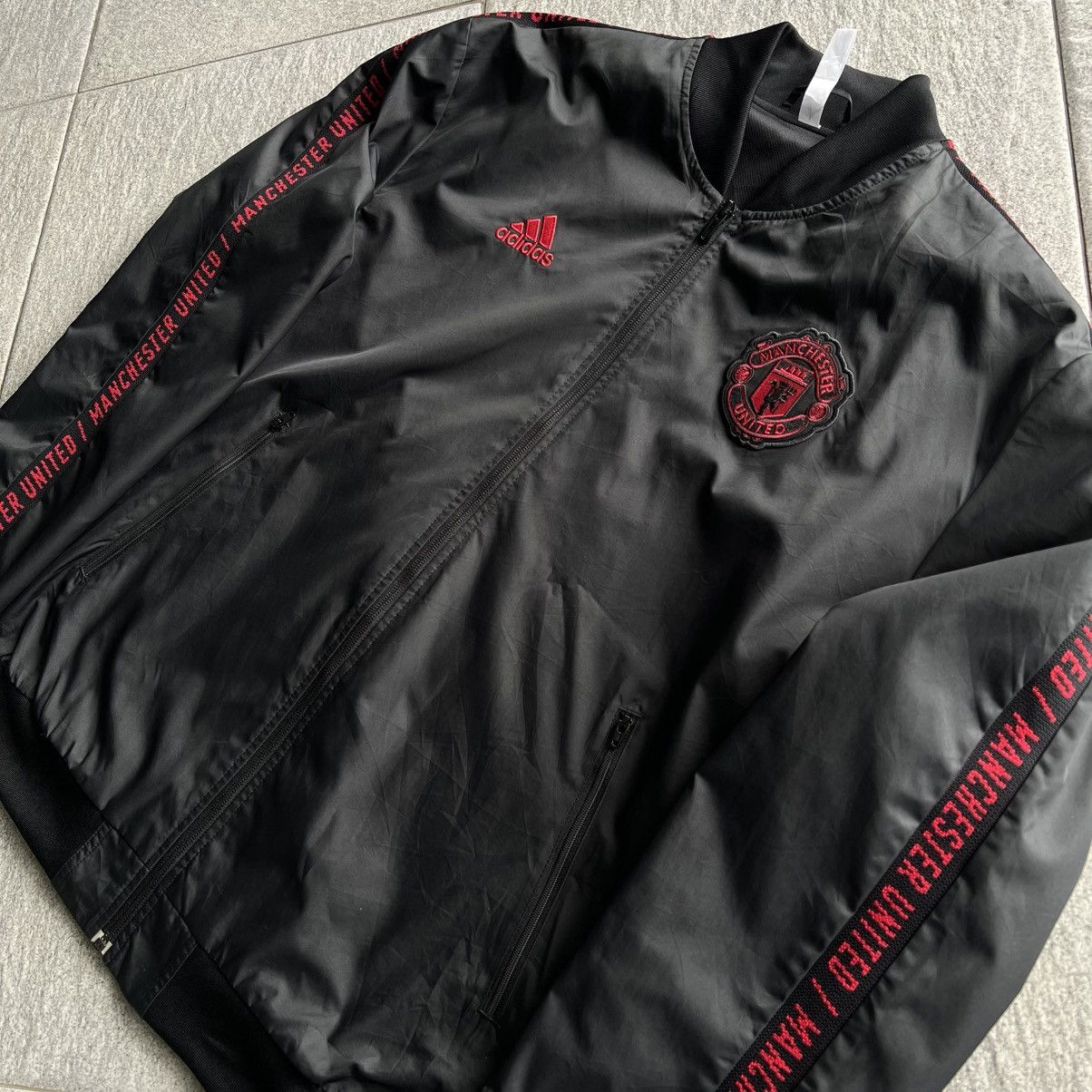 Adidas Adidas Manchester United Size US M / EU 48-50 / 2 - 10 Thumbnail