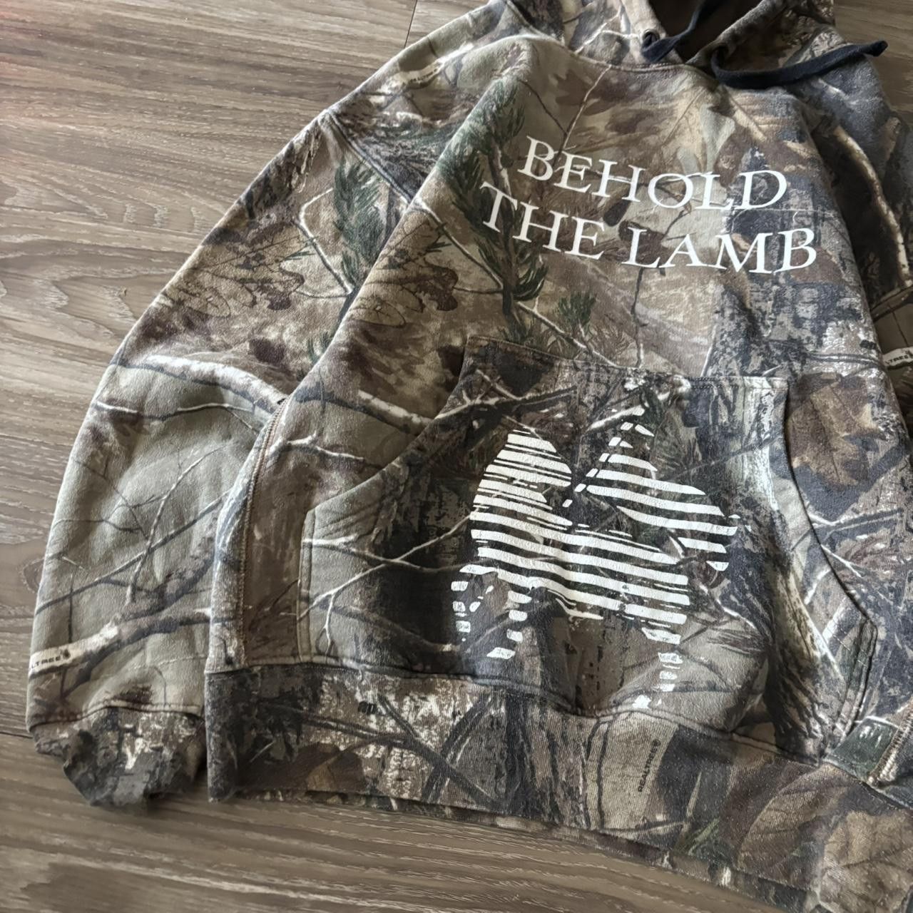 Redhead Crazy Vintage Y2K/2000s Realtree Camo Redhead “Behold The Lamb” Streetwear Hoodie! Size US S / EU 44-46 / 1 - 3 Thumbnail