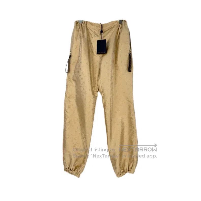 Louis Vuitton Louis Vuitton Champagne full logo trousers Size US 36 / EU 52 - 1 Thumbnail