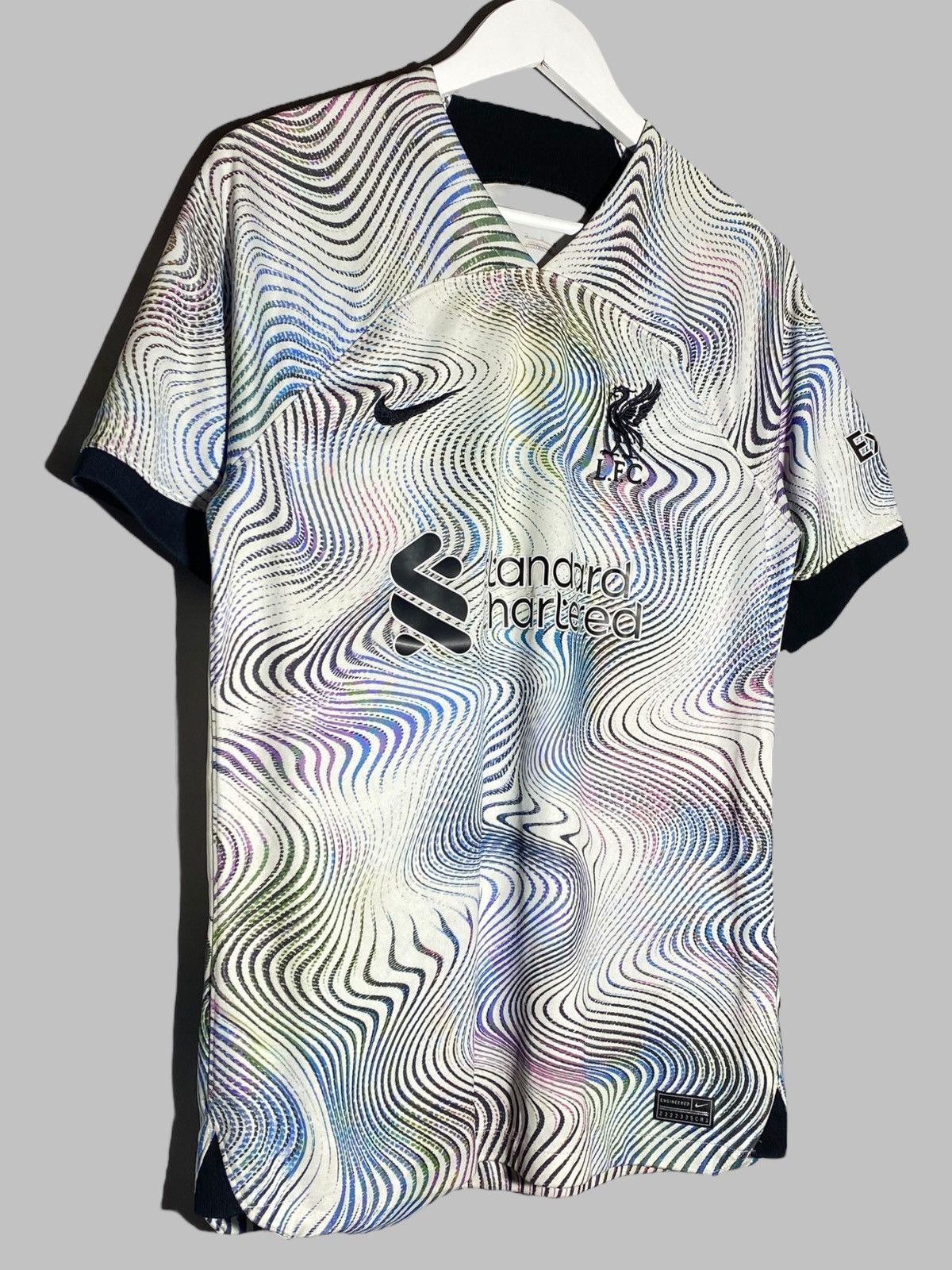 Nike Nike Liverpool FC 2022/23 Away Football Shirt Size US M / EU 48-50 / 2 - 3 Thumbnail