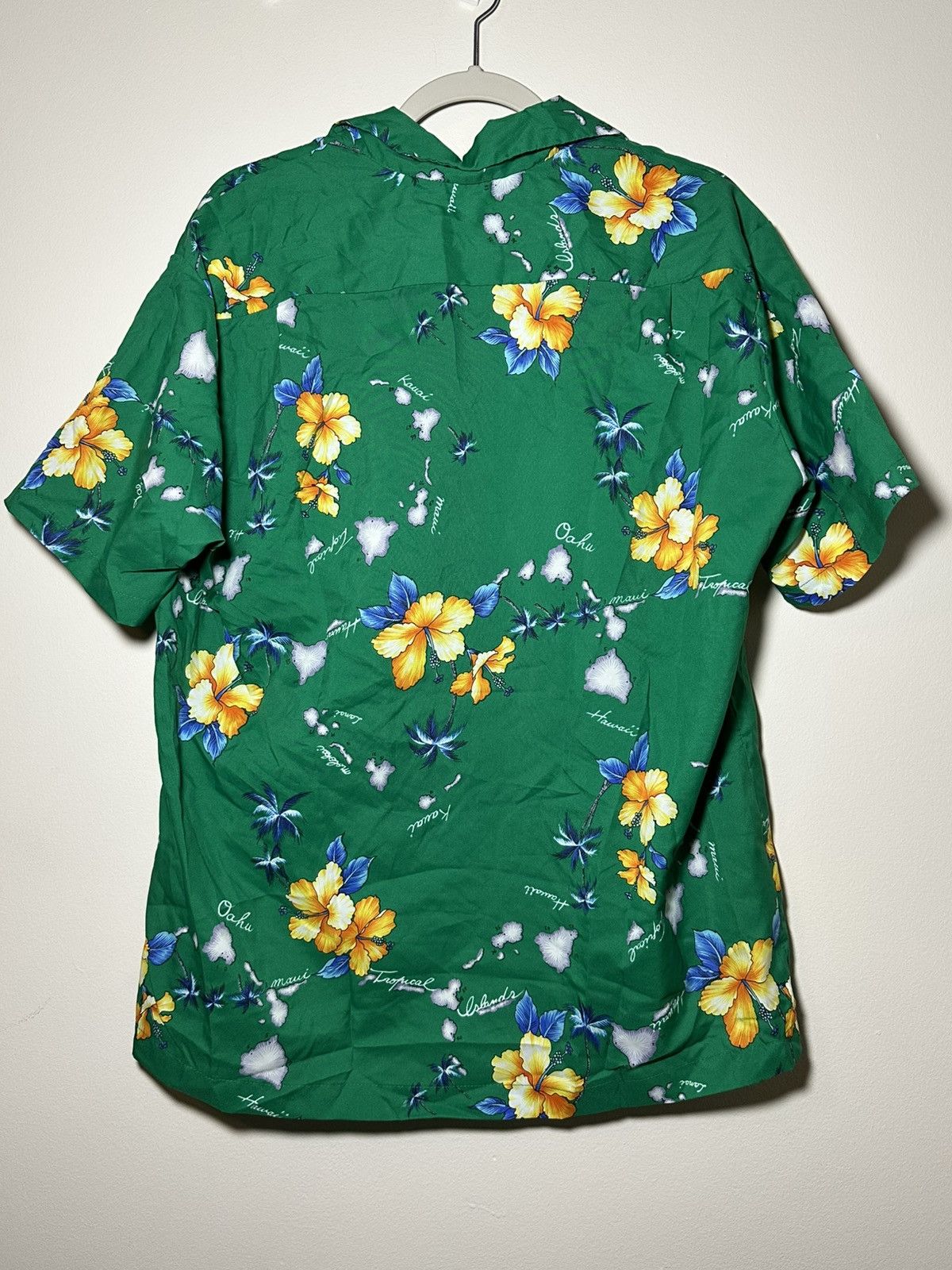 Other Green Hawaiian shirt with yellow flowers and palm trees Size US L / EU 52-54 / 3 - 3 Thumbnail