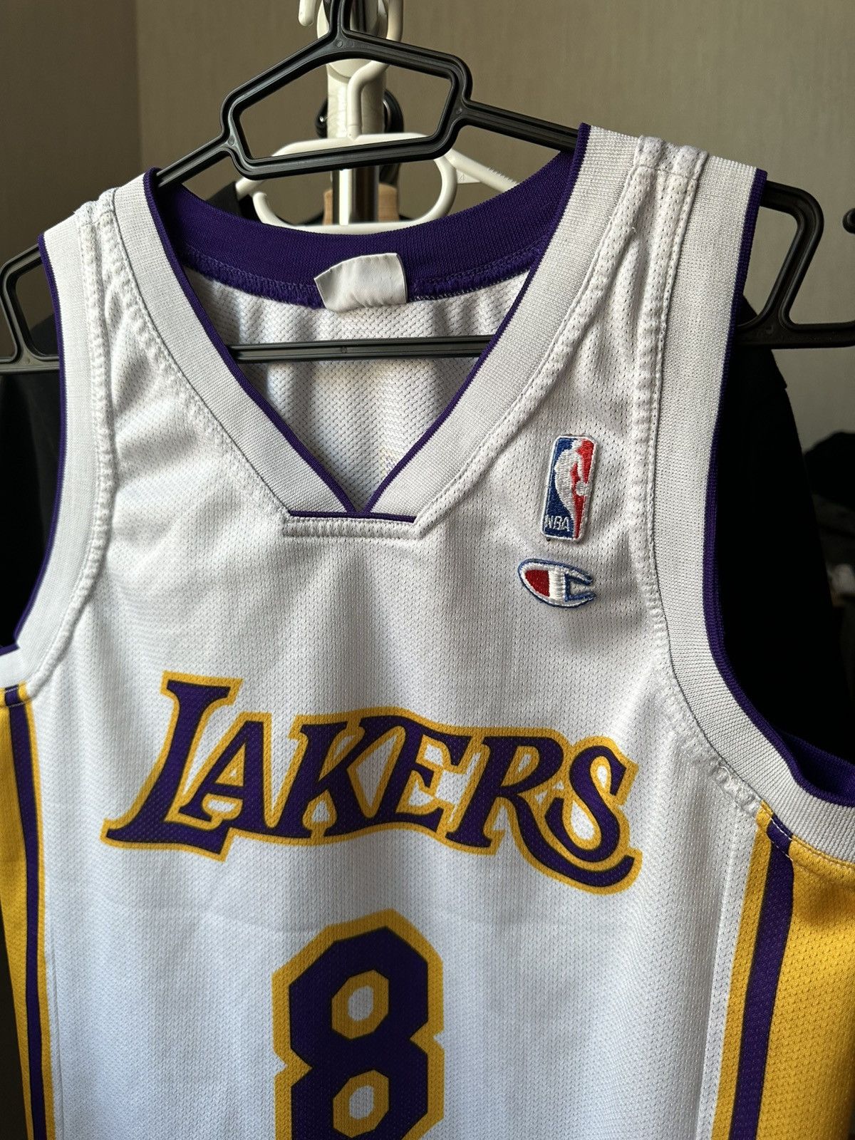 Champion Kobe Bryant 8 Lakers Champion White NBA Basketball Jersey Size US S / EU 44-46 / 1 - 2 Thumbnail