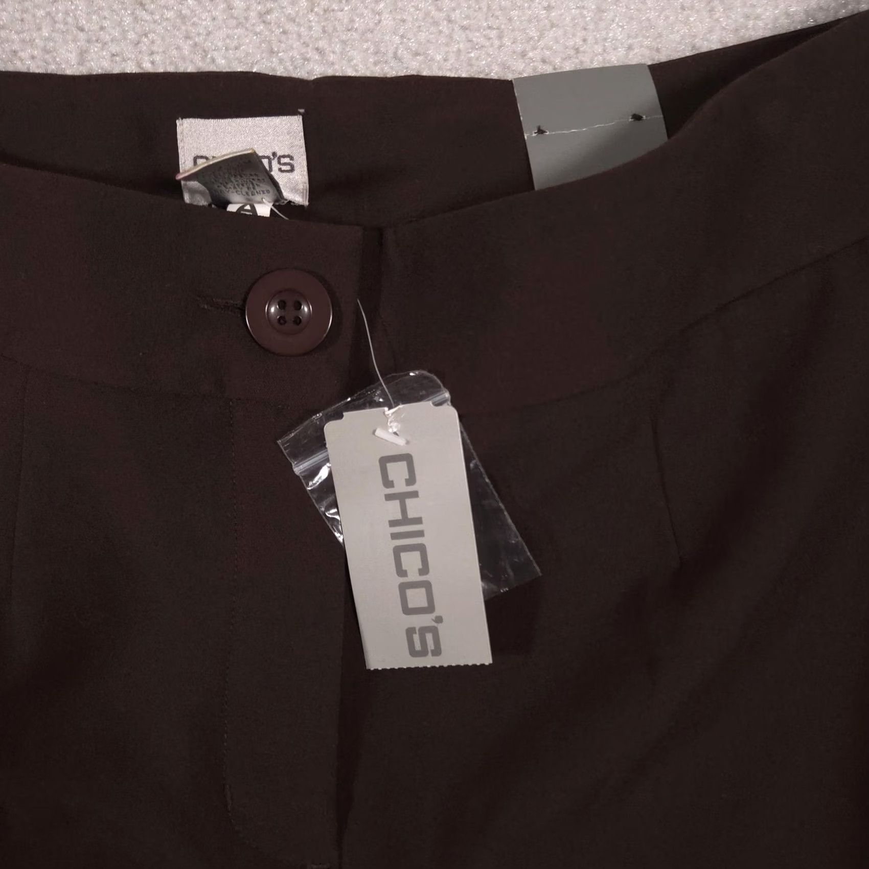 Vintage Chico's Dress Pants Womens 3 Short Brown Twill Stretch Relaxed Crop Flat Front Zip Hem Pockets Womens 3 Short Brown Size 26" / US 2 / IT 38 - 4 Thumbnail