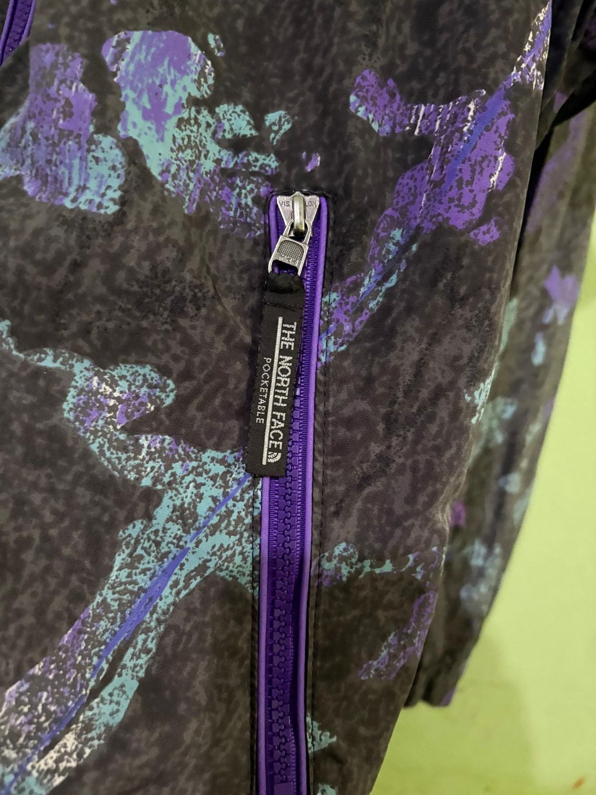 The North Face × Vintage VTG The North Face Light Jacket Abstract Art Design Size US M / EU 48-50 / 2 - 12 Thumbnail