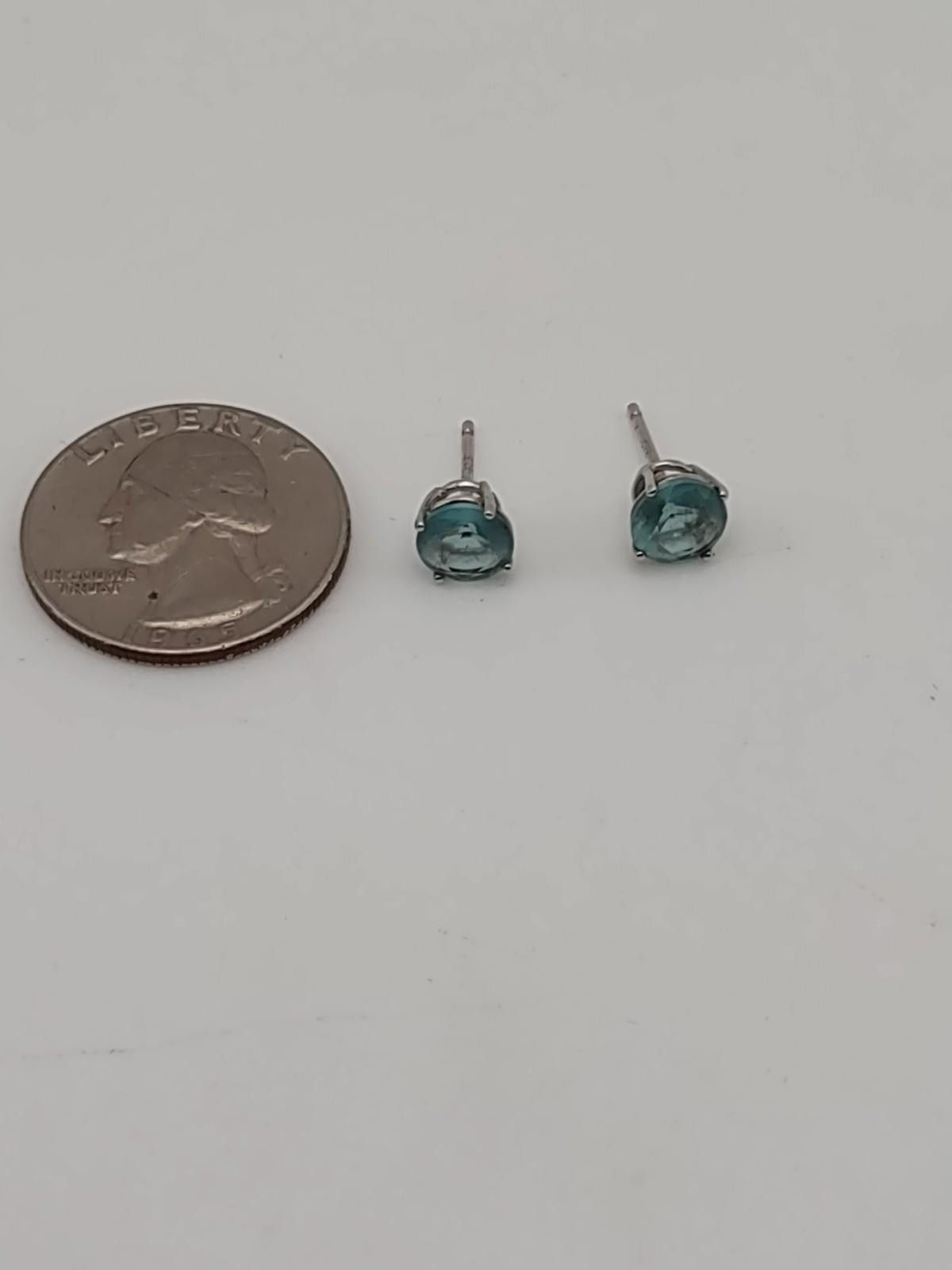 The Unbranded Brand 925 Sterling Silver Sky Blue Topaz Solitaire Stud Earrings Size ONE SIZE - 3 Thumbnail