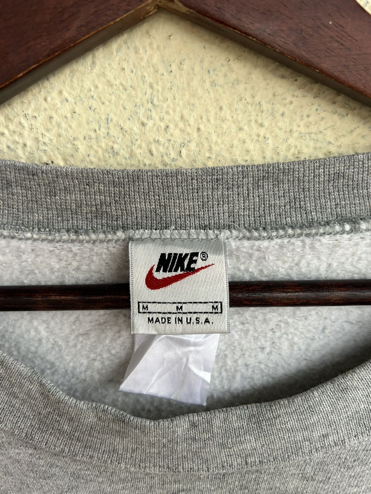 Nike Vintage 90’s Nike White Tag Michigan Football Sweatshirt Size US M / EU 48-50 / 2 - 8 Thumbnail