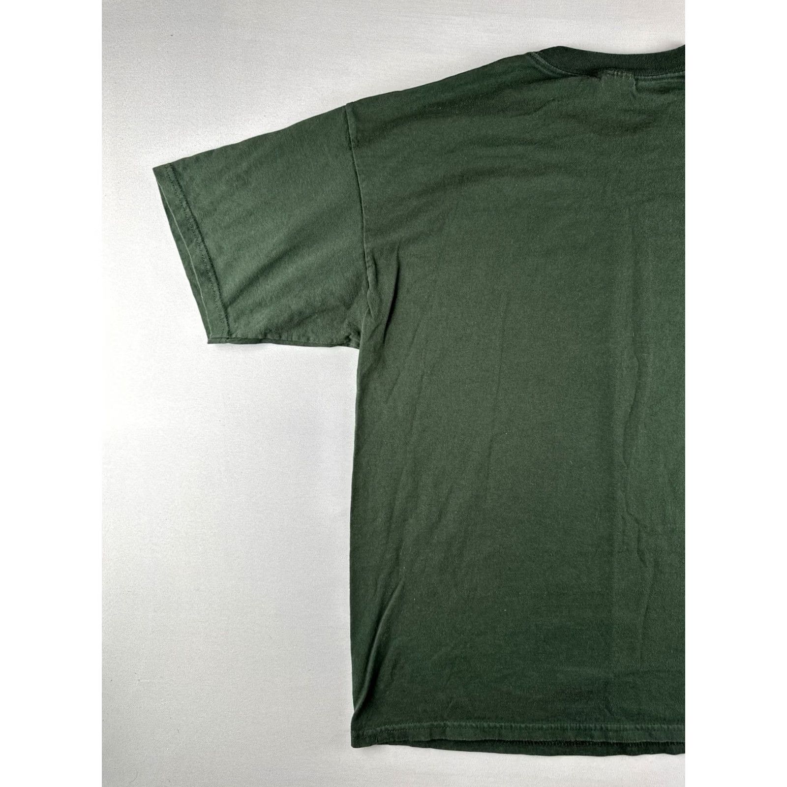 Gildan VINTAGE Gildan Oliver Tractor T-Shirt XL Green Farm Equipment Logo Tee Crew Neck Short Sleeve Mens Regular Cotton 2000s Retro Classic Size US XL / EU 56 / 4 - 6 Thumbnail