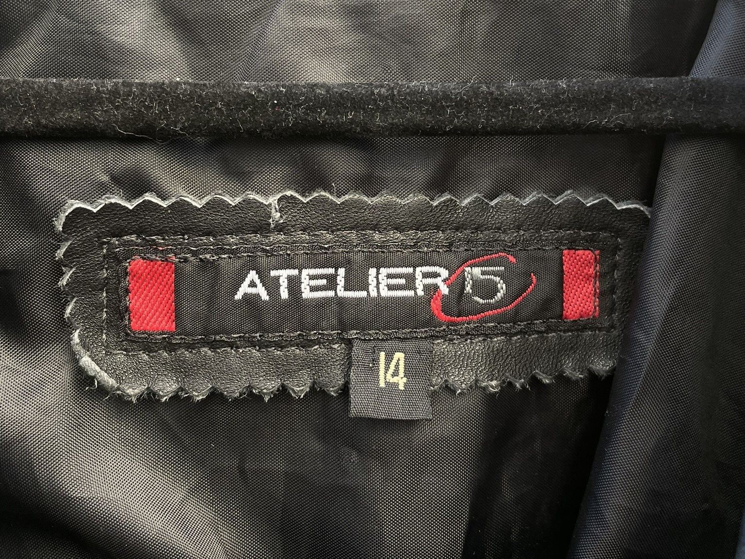 Vintage Vintage 90s Leather Jacket Black Cropped Motorbike Jacket Size US L / EU 52-54 / 3 - 3 Thumbnail