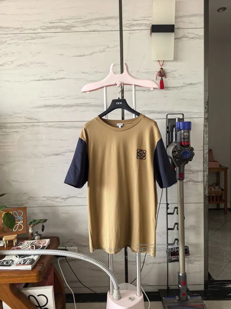 Loewe Loewe Classic short-sleeve Size L / US 10 / IT 46 - 1 Thumbnail