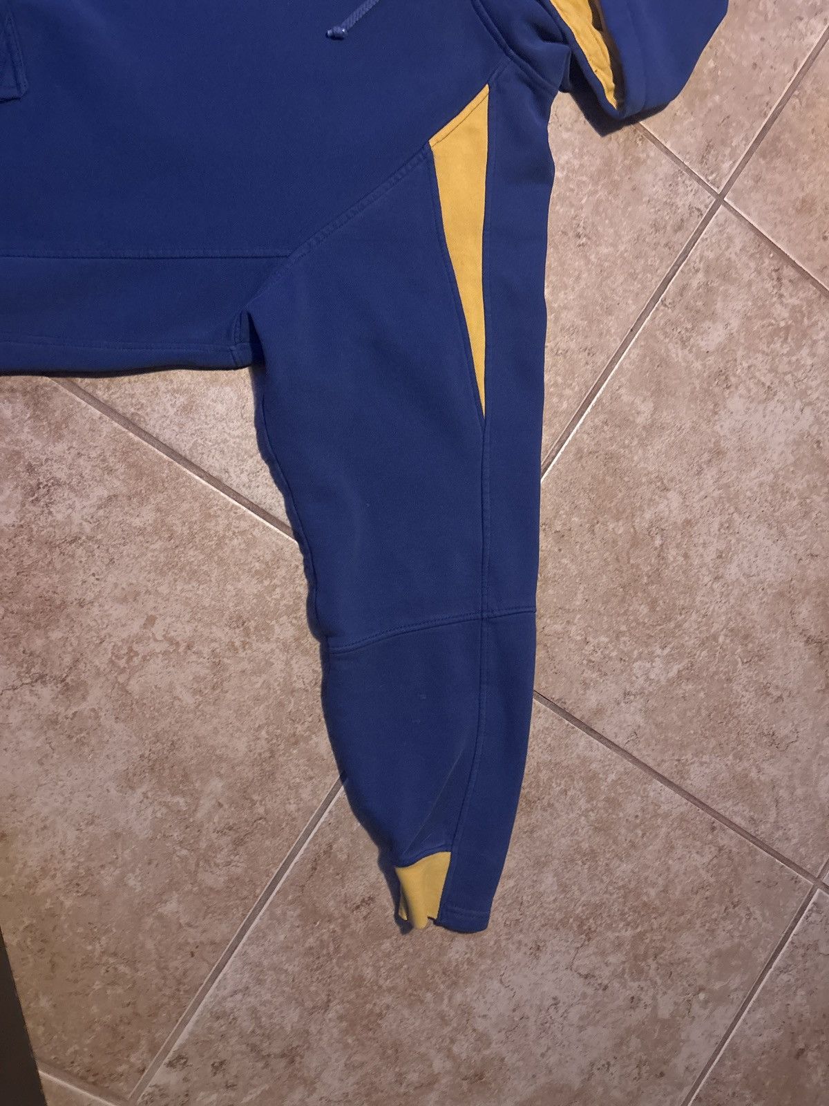 Vintage Blue and Yellow Hoodie Size US L / EU 52-54 / 3 - 3 Thumbnail