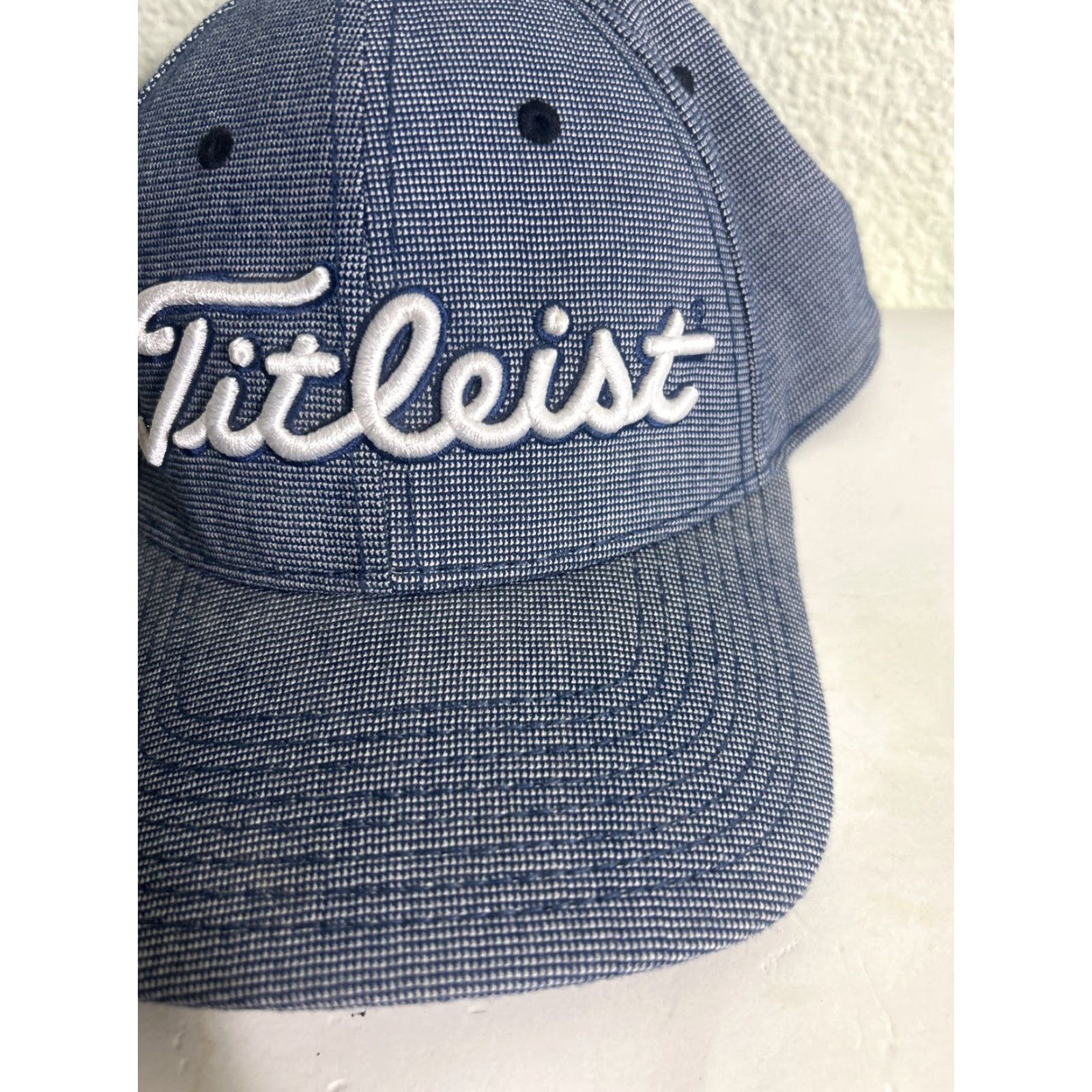 Titleist VINTAGE-NO Titleist Hat Golf Cap XL Gray Plaid Embroidered Logo Adjustable Strap Unisex Adults Cap Style Golf Hat Size ONE SIZE - 3 Thumbnail