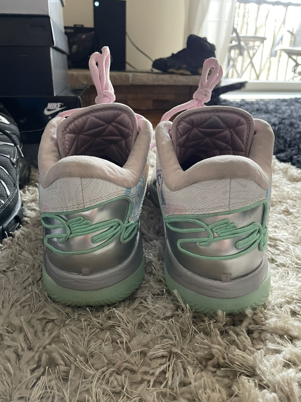 Nike Lebron 22 Monopoly QS Currency Size US 13 / EU 46 - 6 Thumbnail